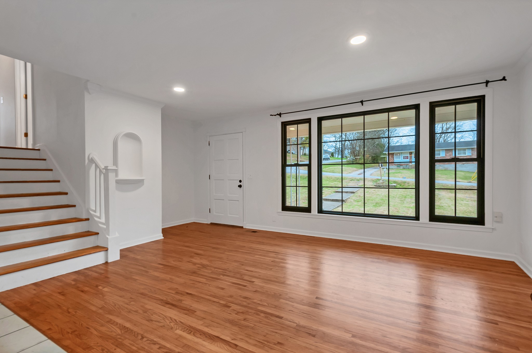 200 Cherry Dr Property Photo 6