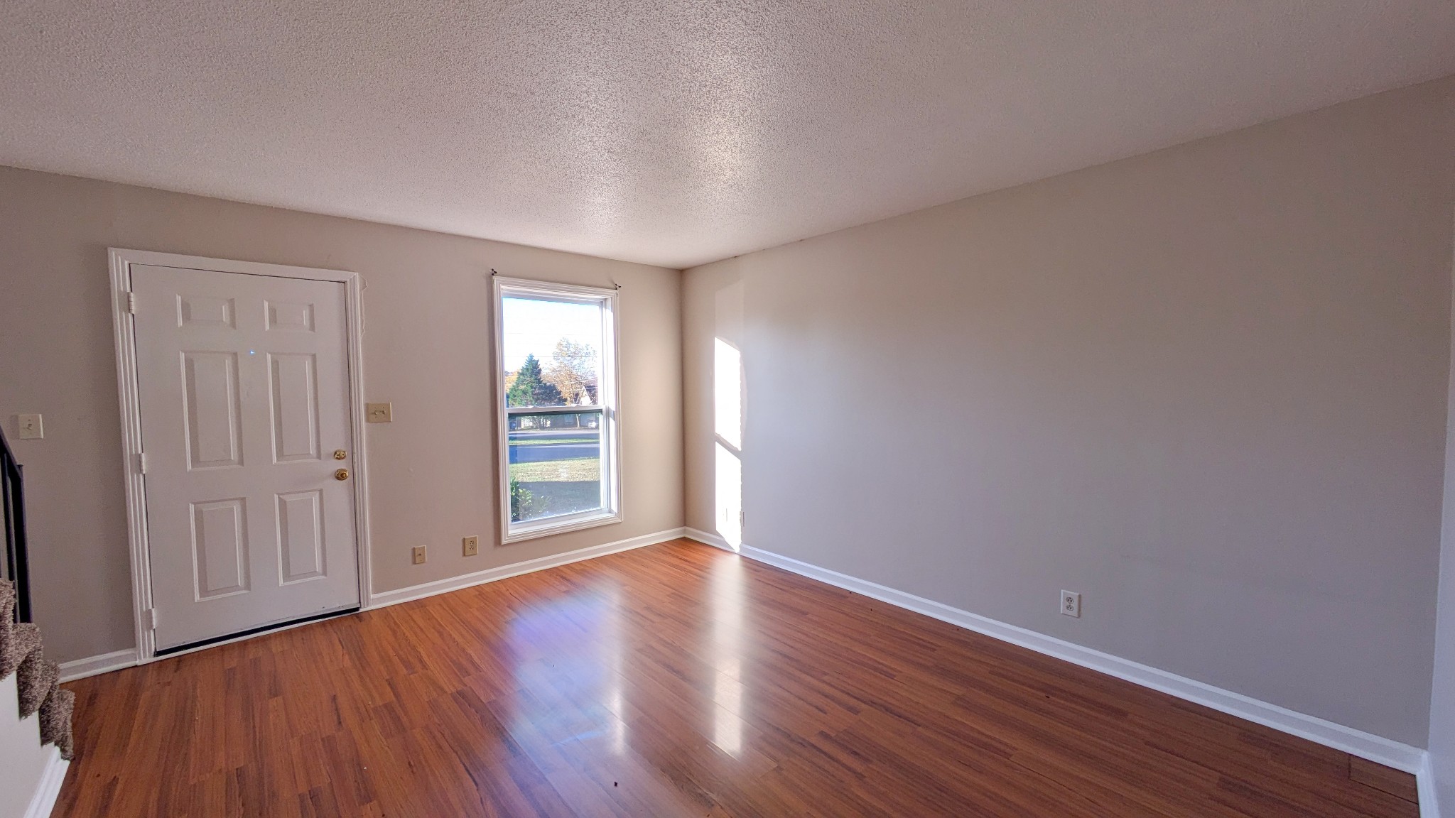 1531 E Knollwood Cir Property Photo 7