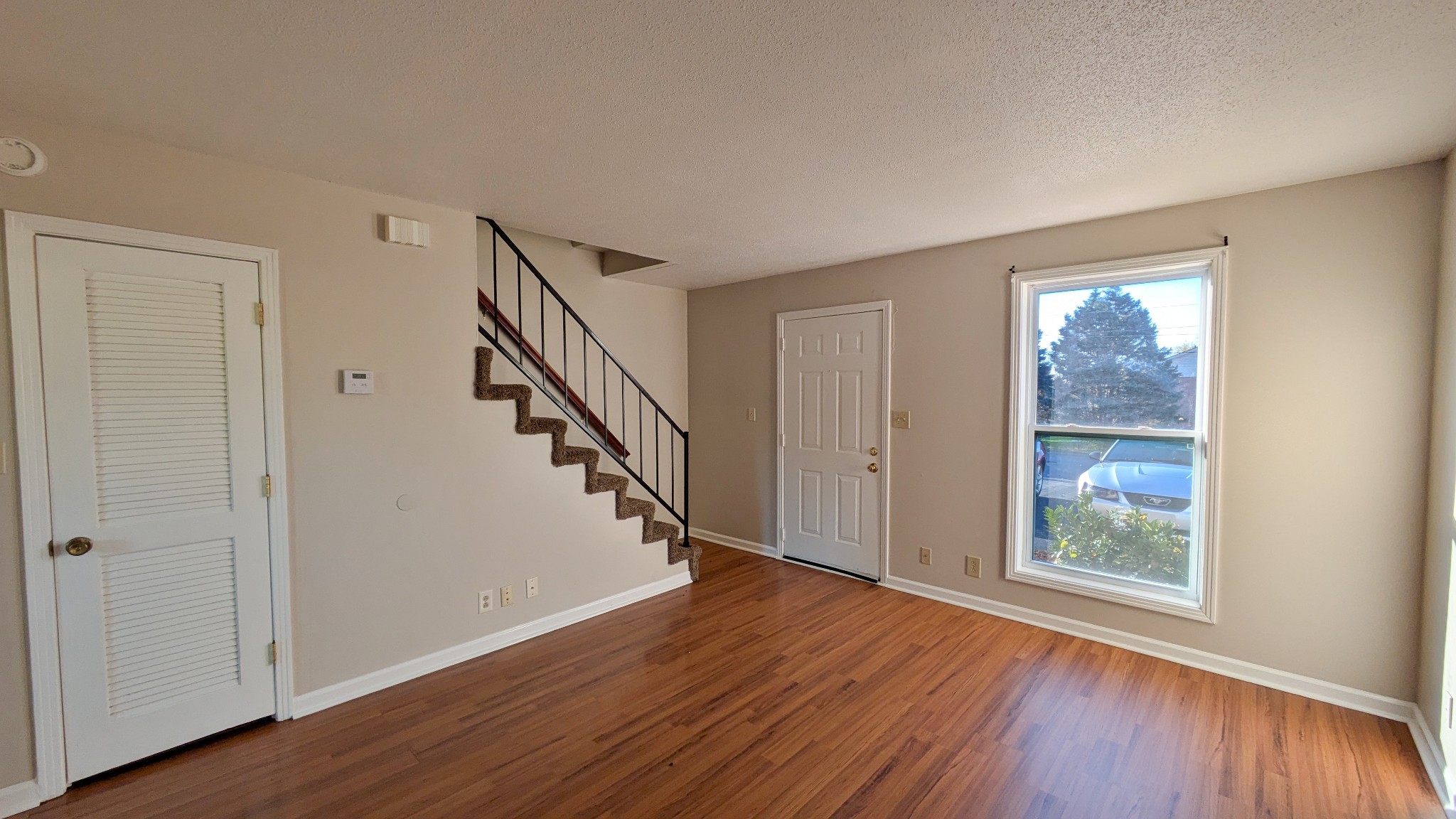 1531 E Knollwood Cir Property Photo 8