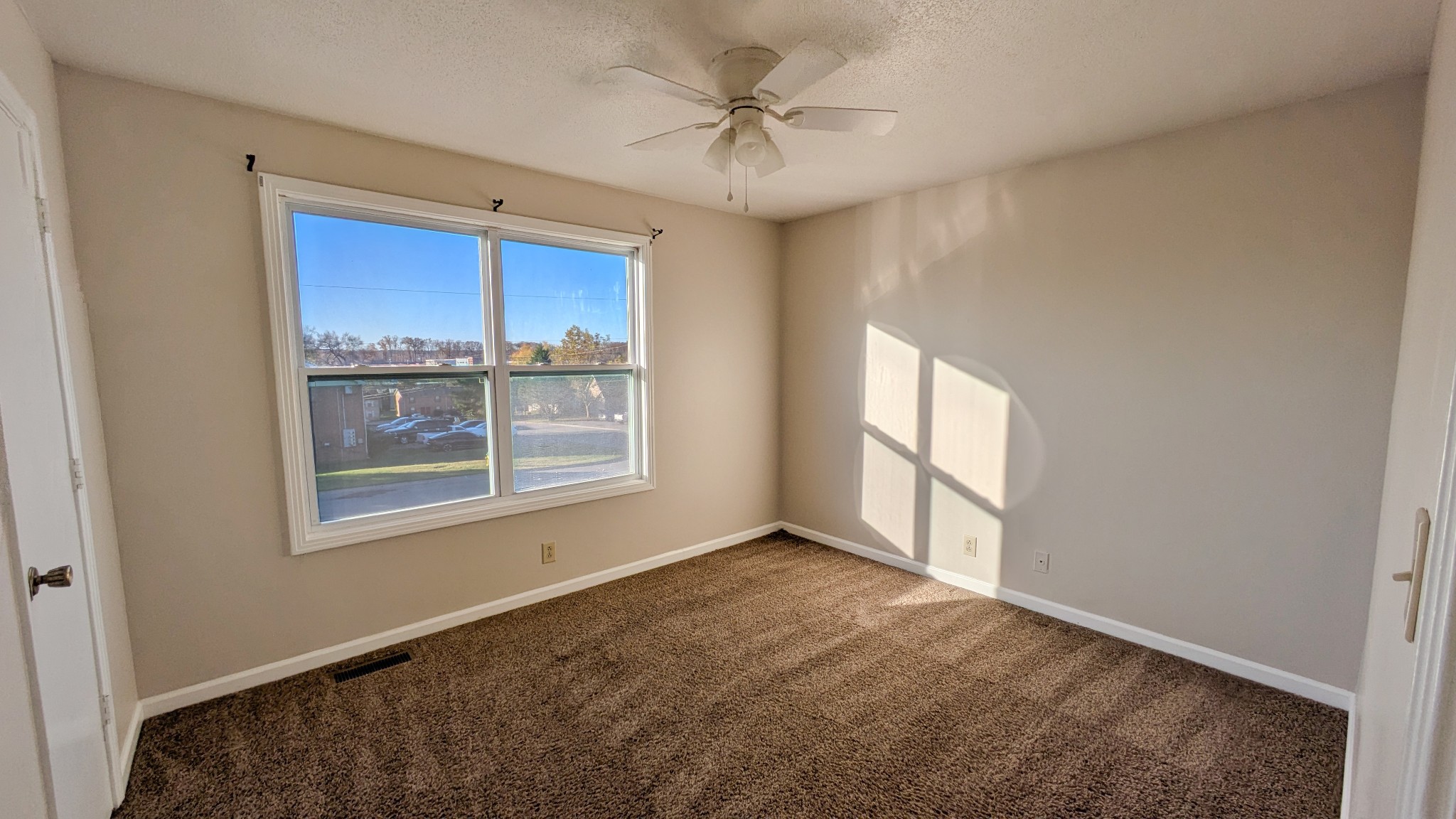 1531 E Knollwood Cir Property Photo 13
