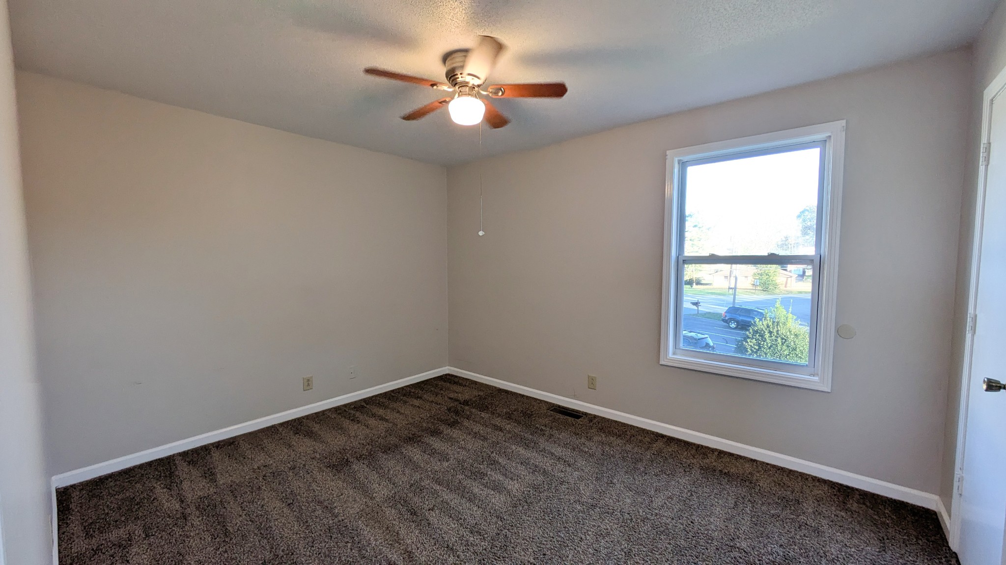 1531 E Knollwood Cir Property Photo 15