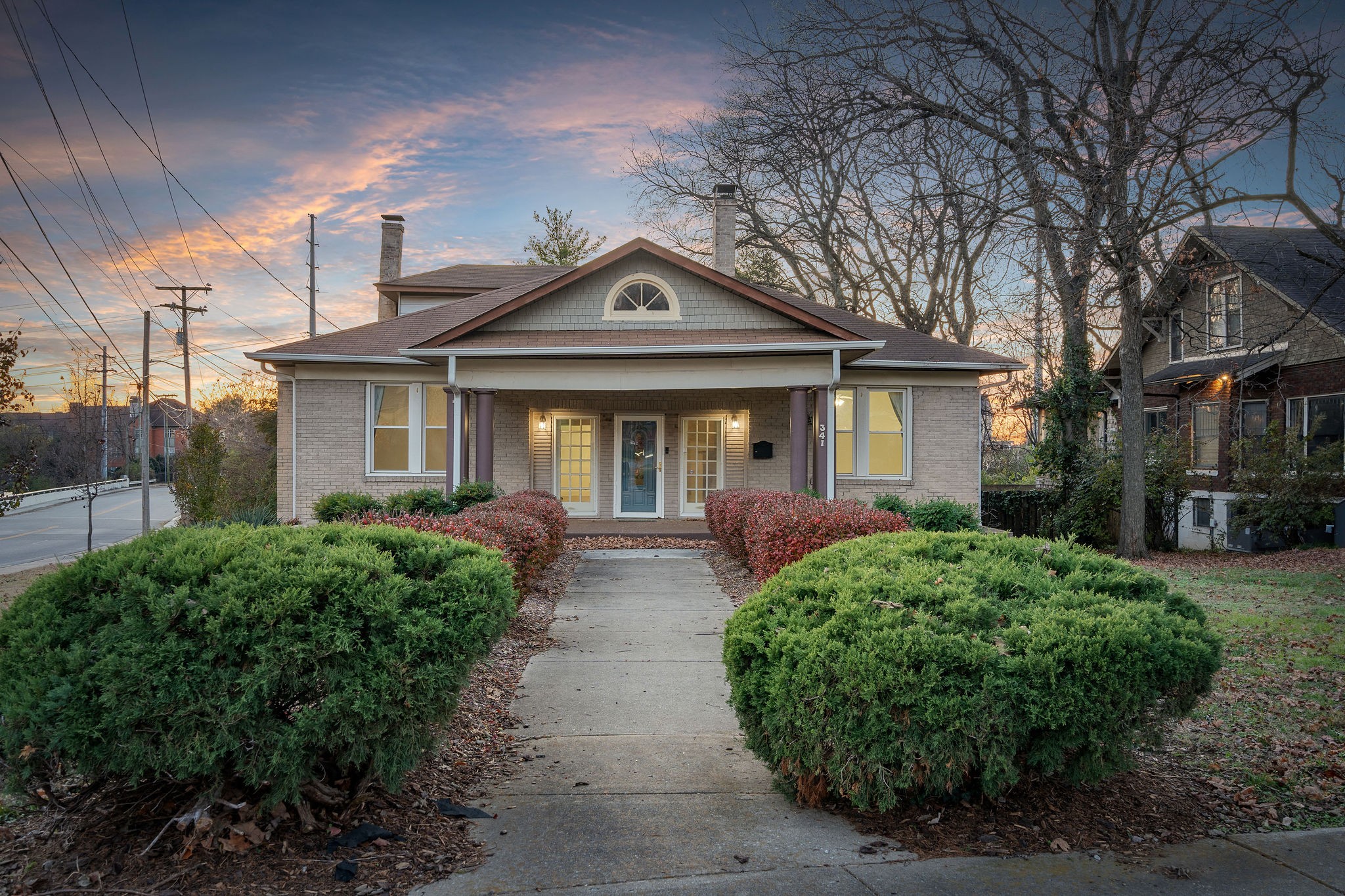 341 Chesterfield Ave Property Photo 1