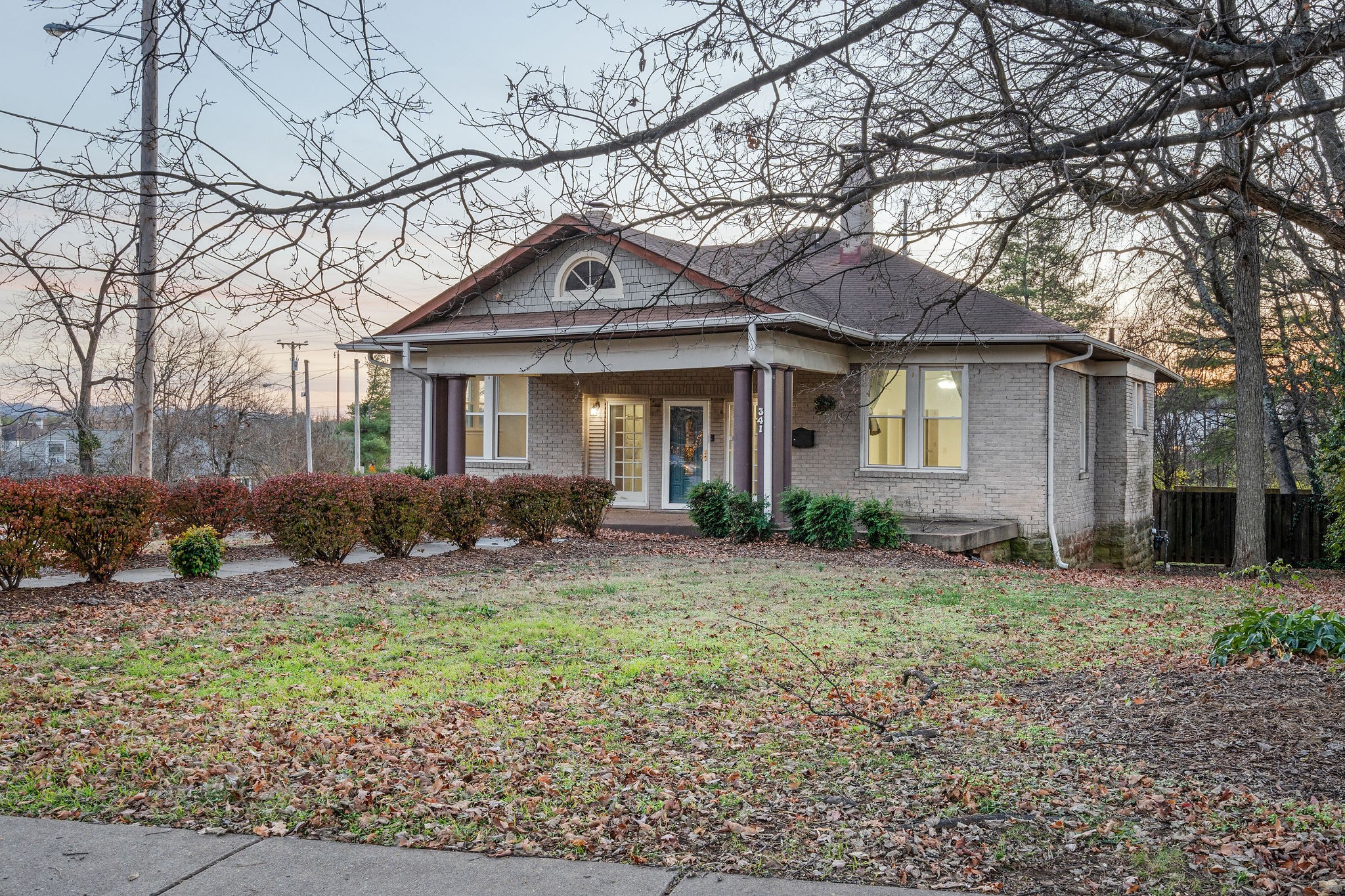 341 Chesterfield Ave Property Photo 3