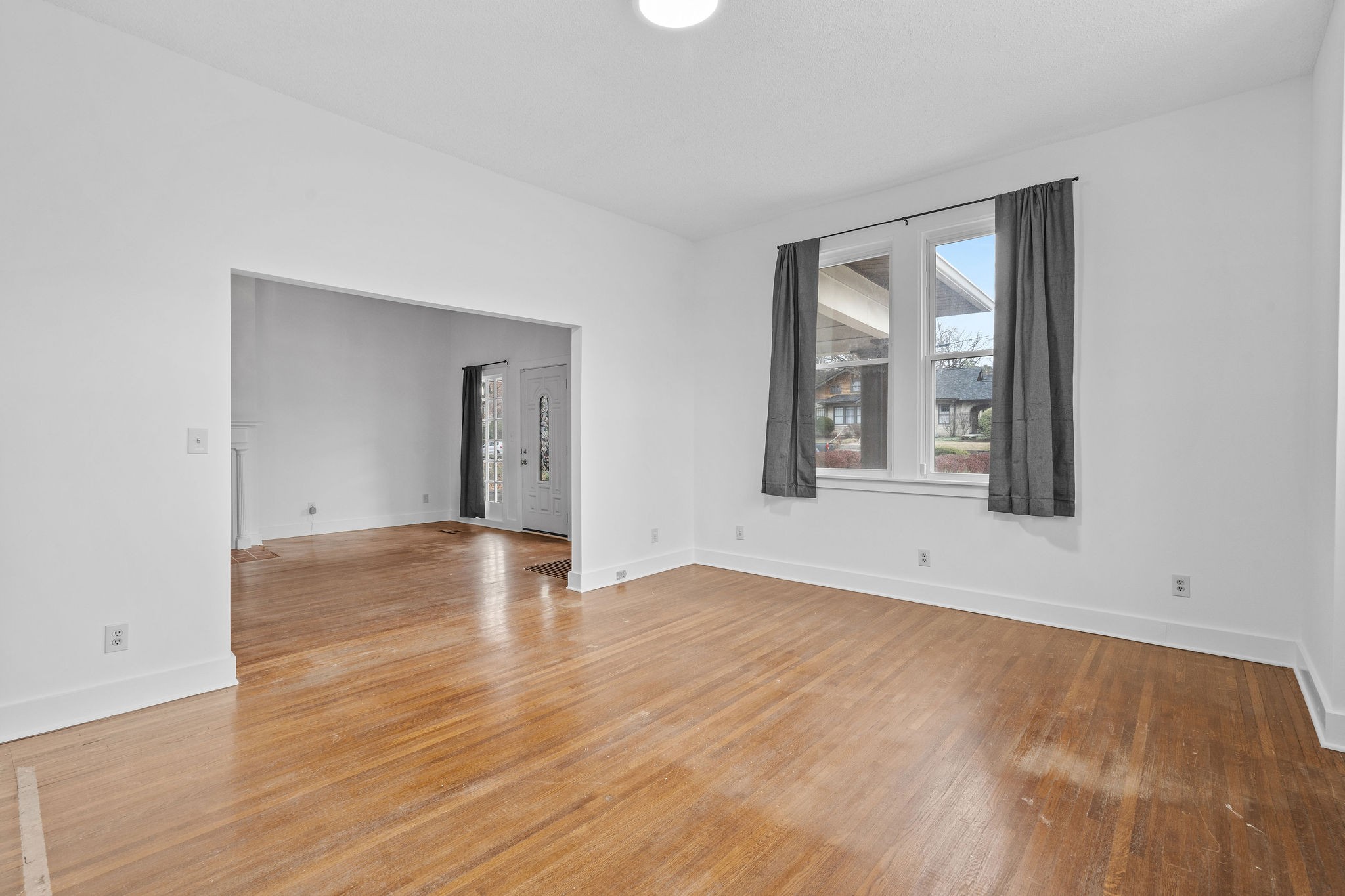 341 Chesterfield Ave Property Photo 8