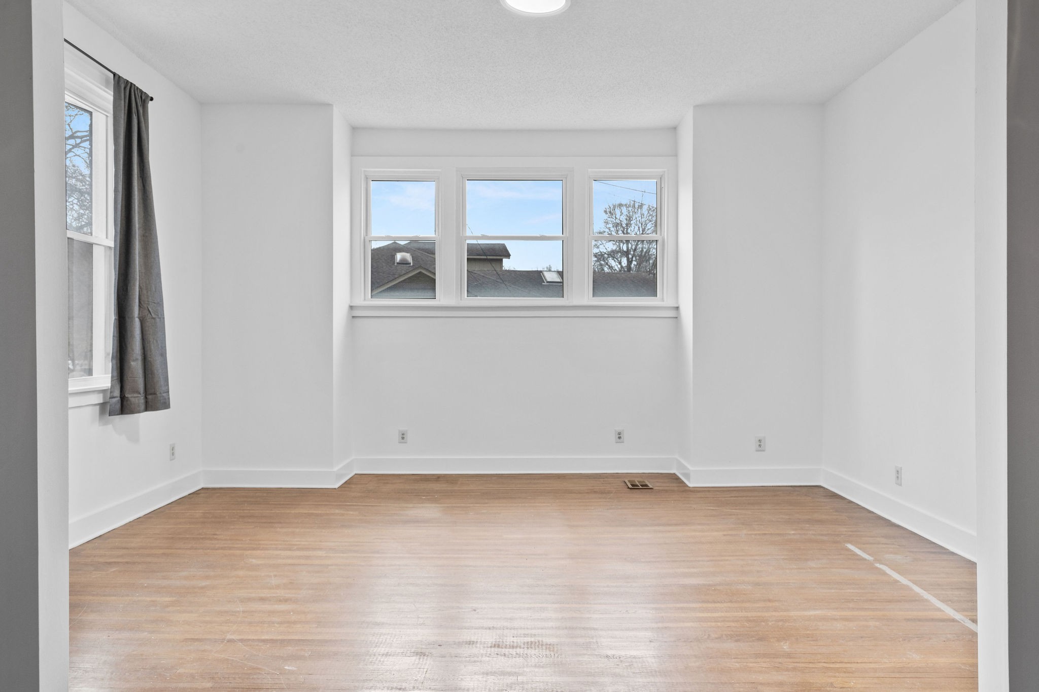 341 Chesterfield Ave Property Photo 9