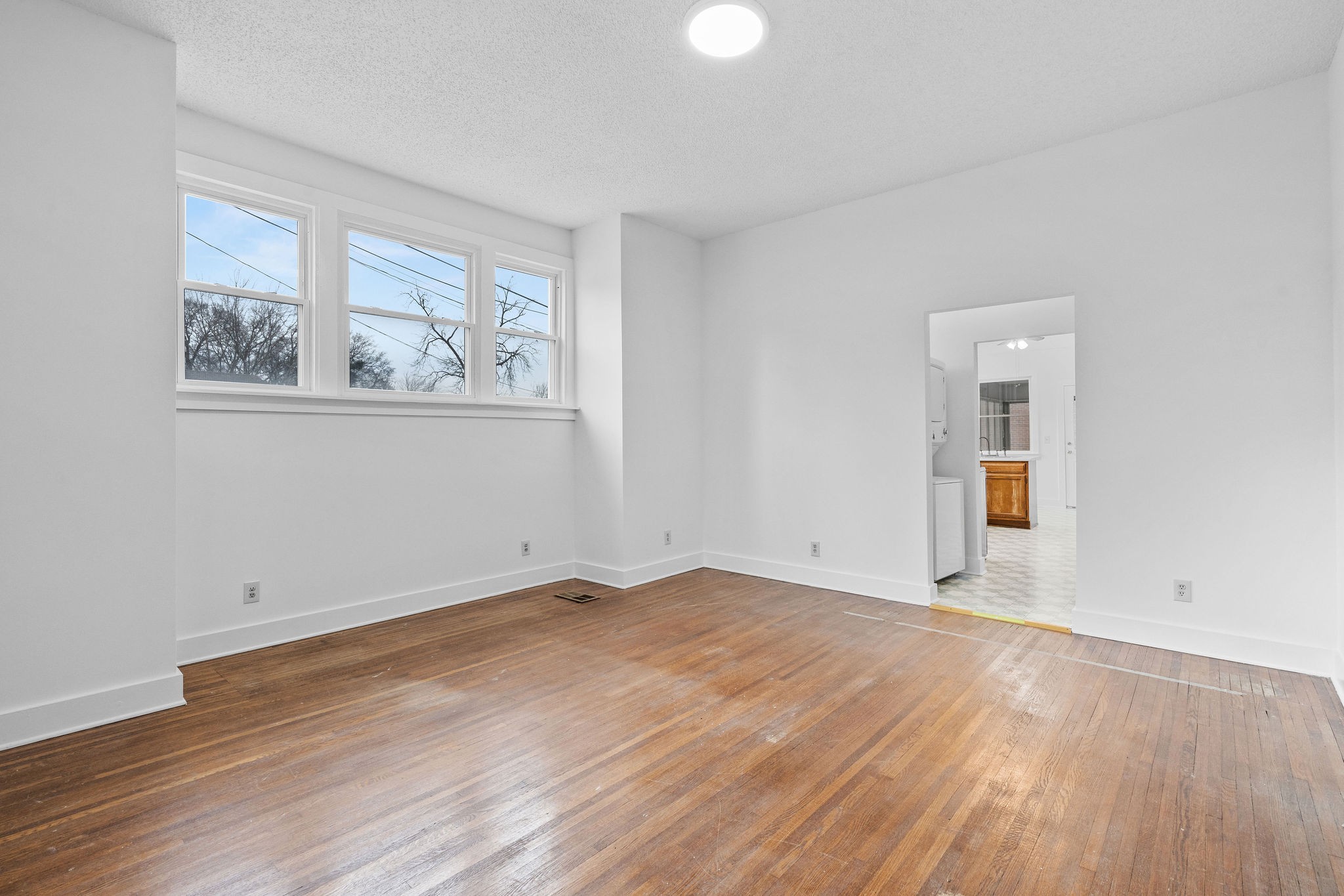341 Chesterfield Ave Property Photo 11