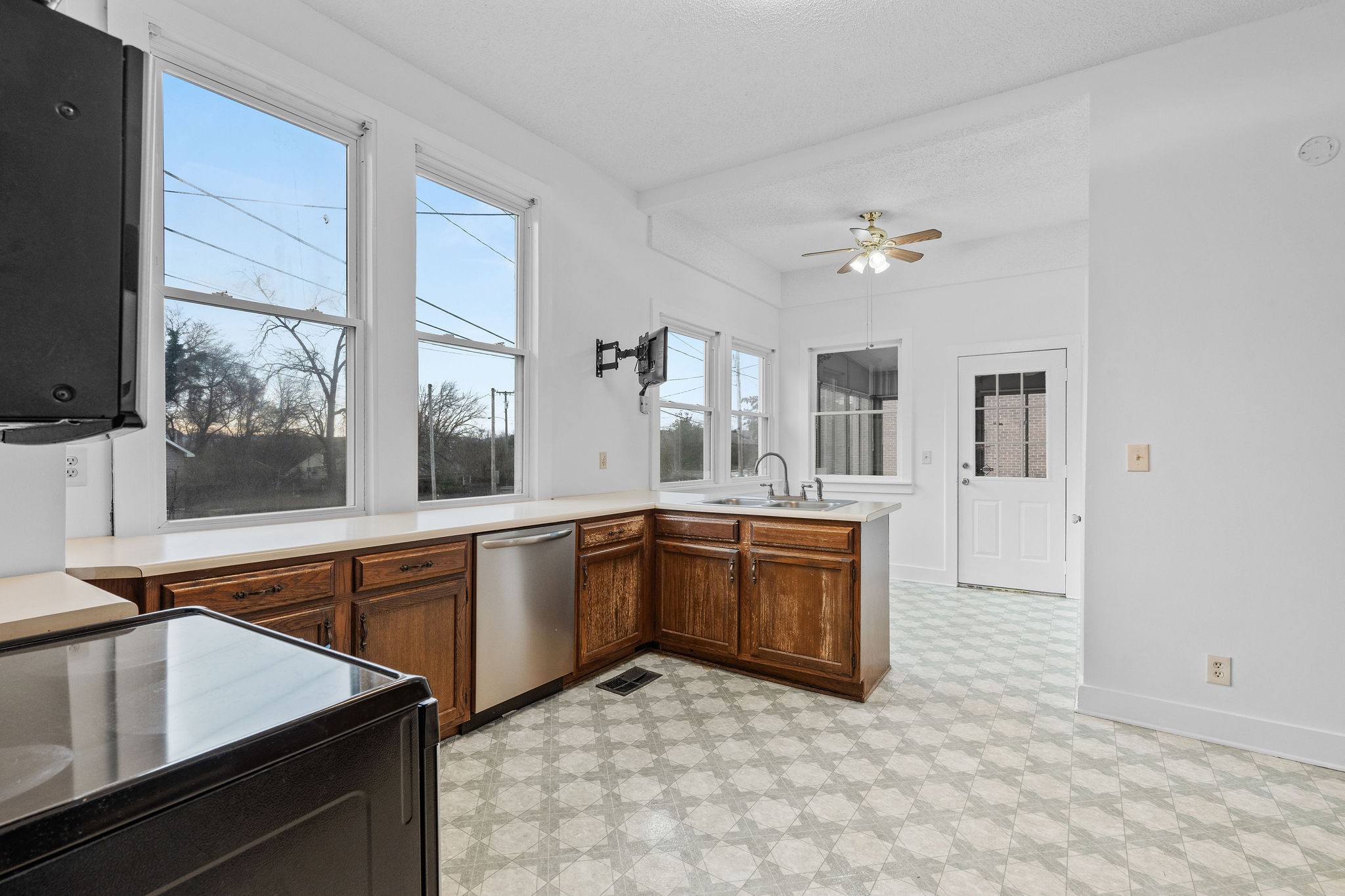 341 Chesterfield Ave Property Photo 13