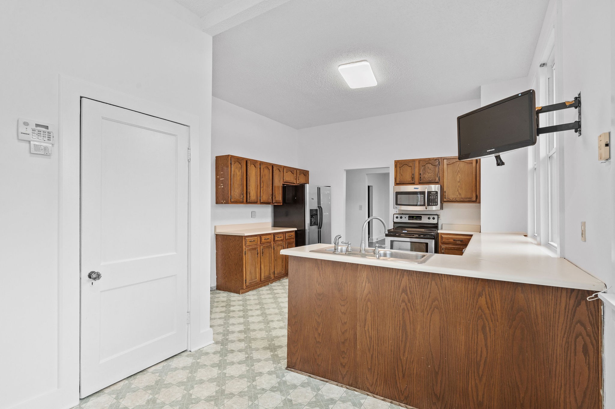 341 Chesterfield Ave Property Photo 15