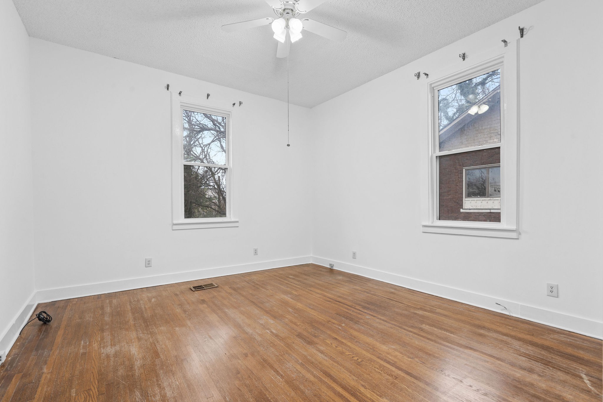 341 Chesterfield Ave Property Photo 20