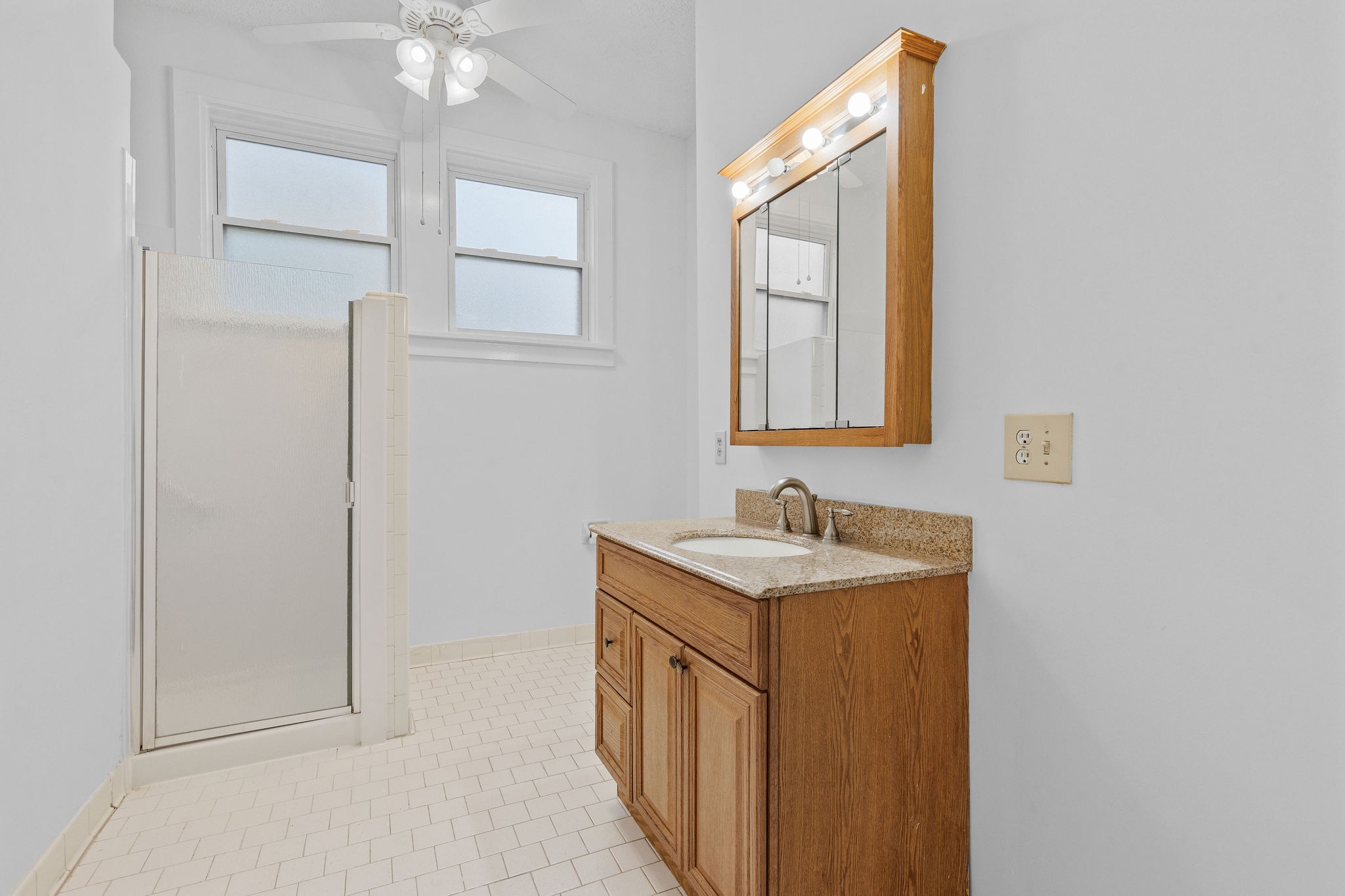 341 Chesterfield Ave Property Photo 23
