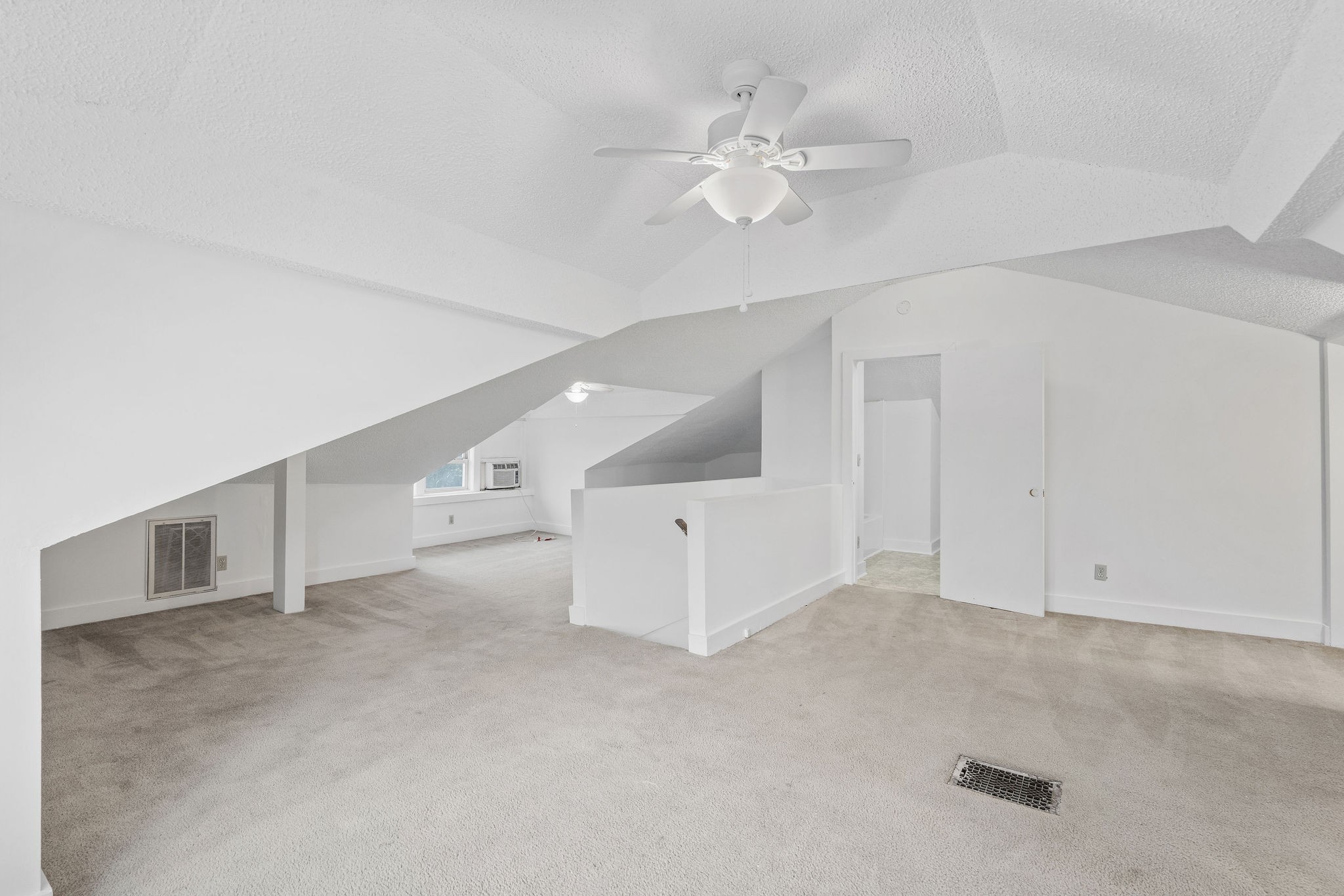 341 Chesterfield Ave Property Photo 26