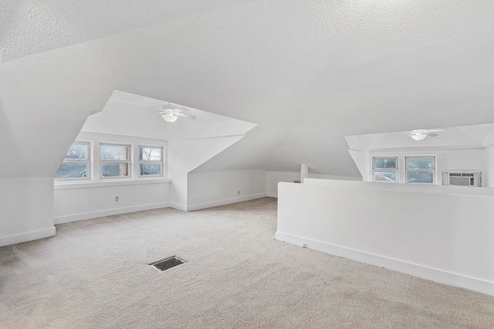 341 Chesterfield Ave Property Photo 27