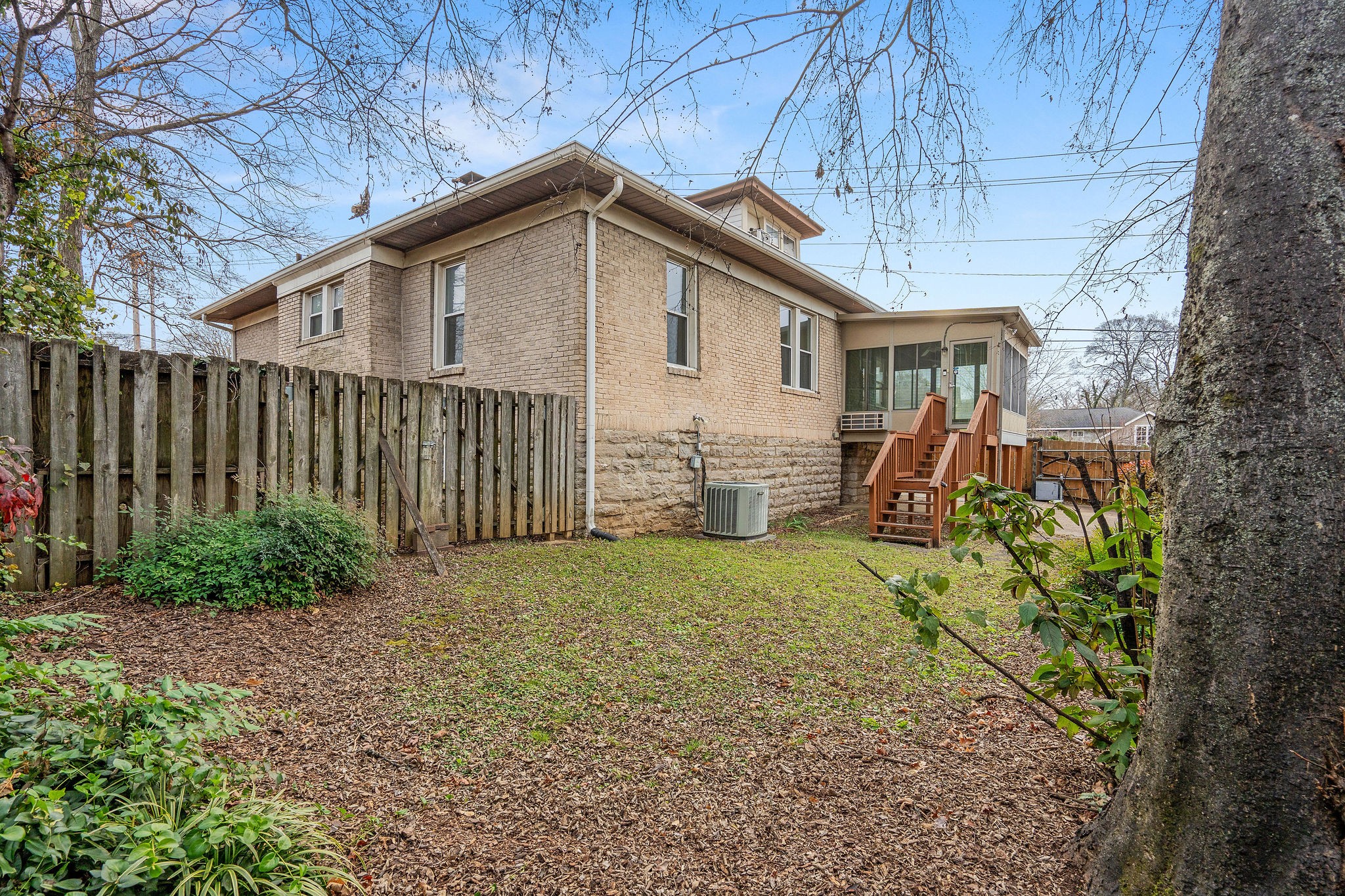 341 Chesterfield Ave Property Photo 31