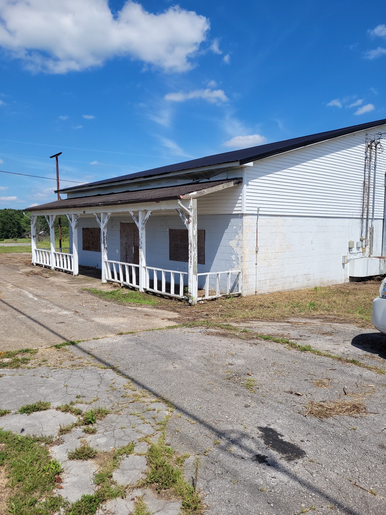 2816 Highway 43 Property Photo 2