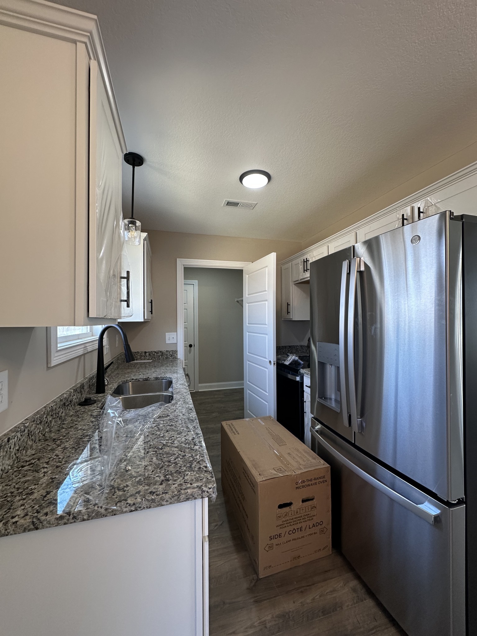 106 Sidney Ct Property Photo 4