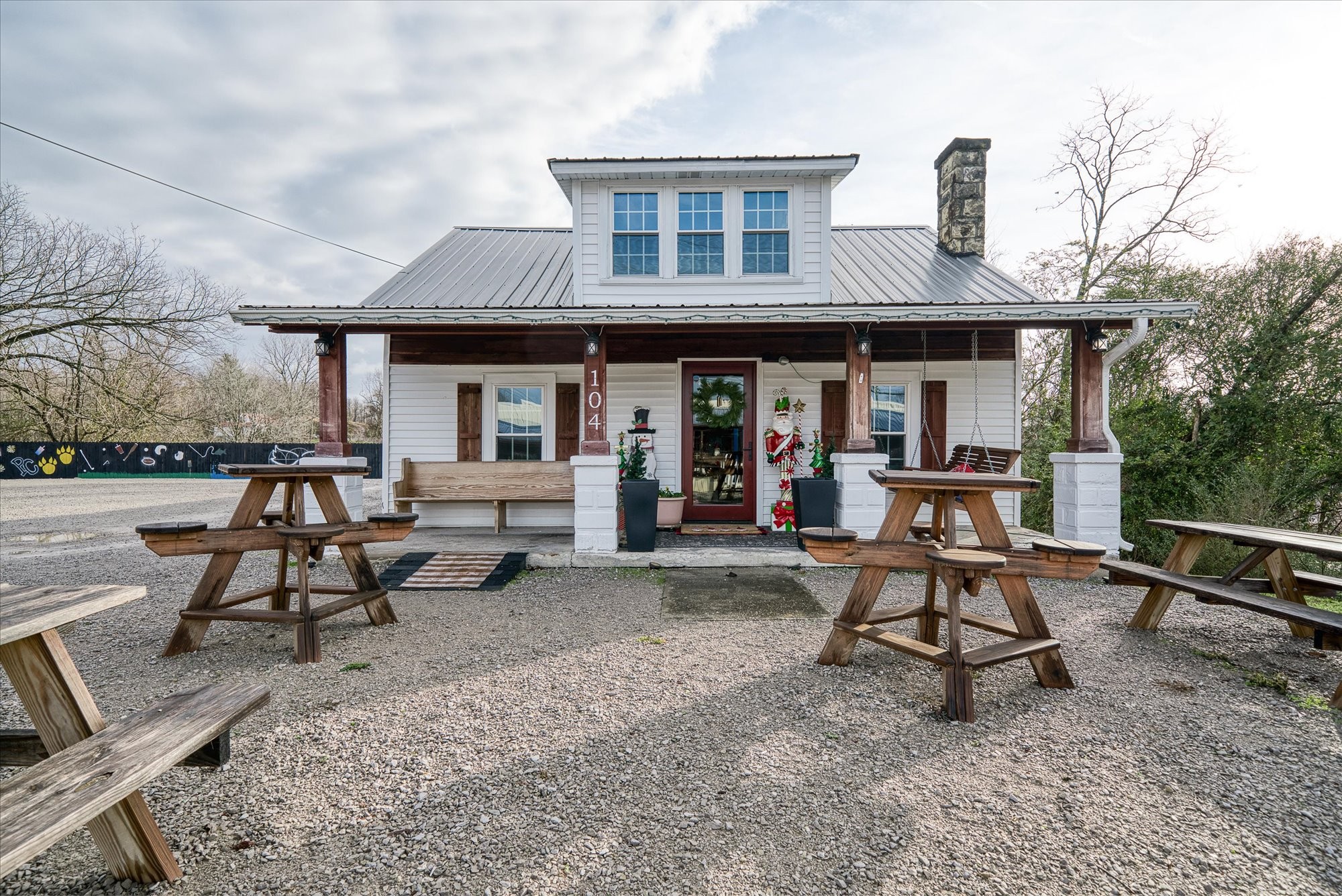 104 N Main St Property Photo 1