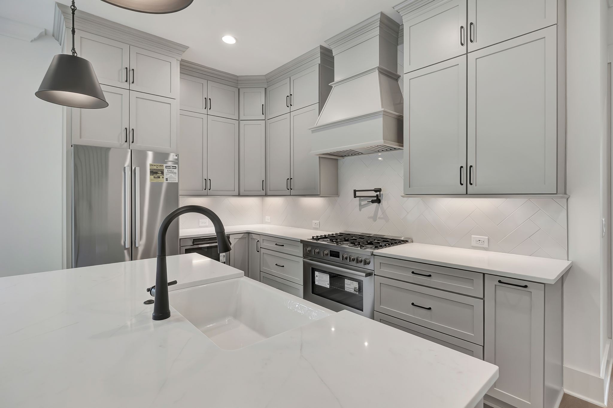 7097 Bolton Street Property Photo 13