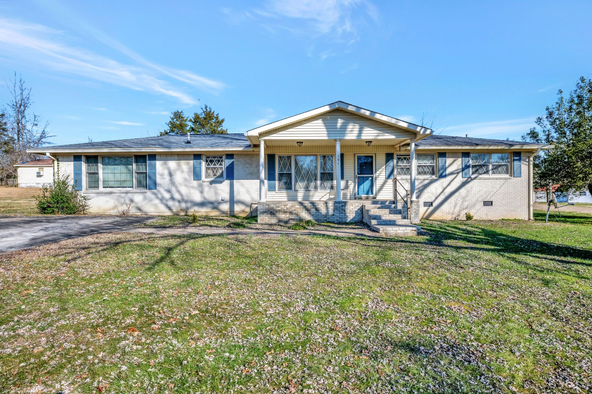 161 Circle Dr Property Photo 1
