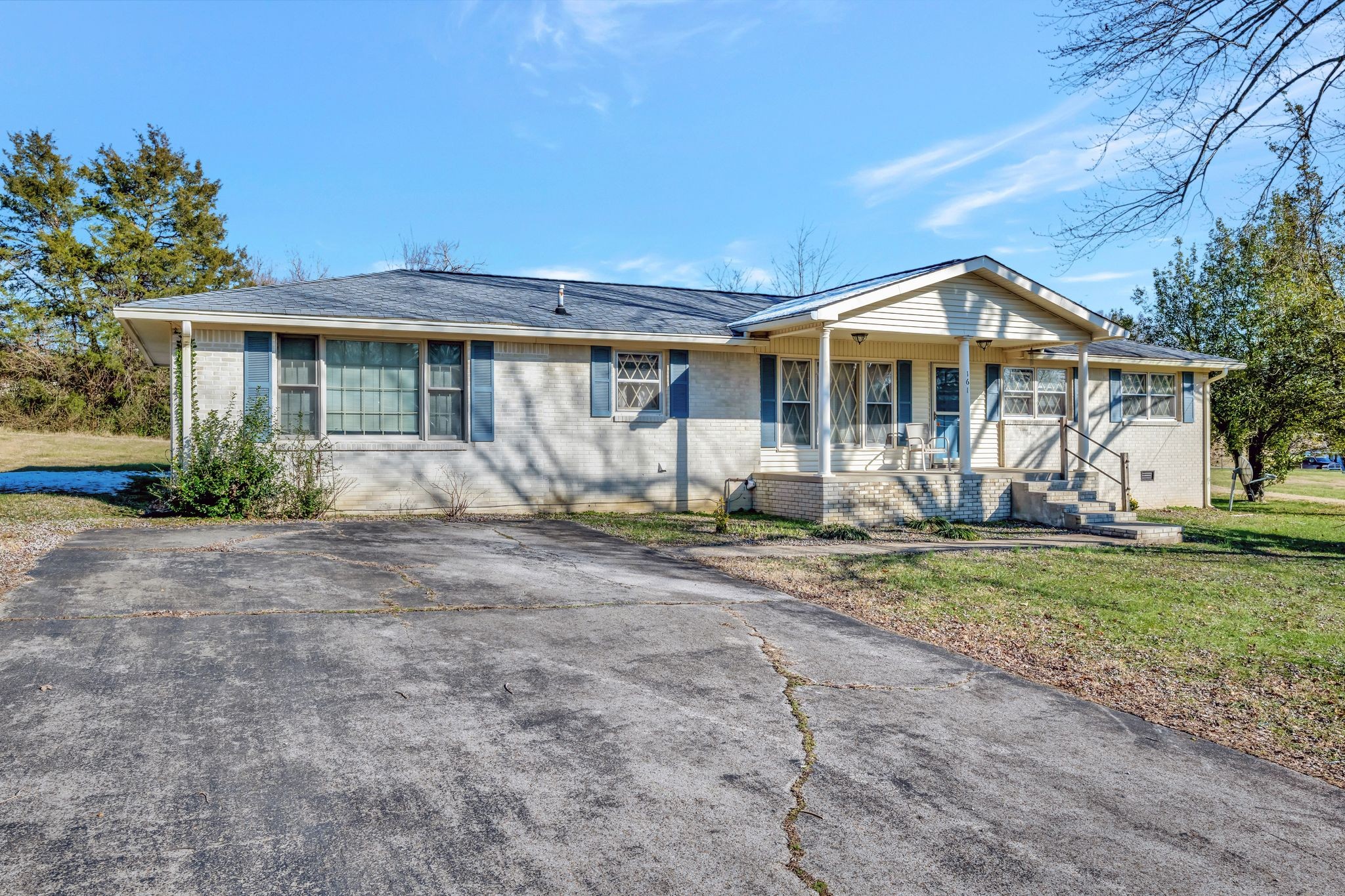 161 Circle Dr Property Photo 2