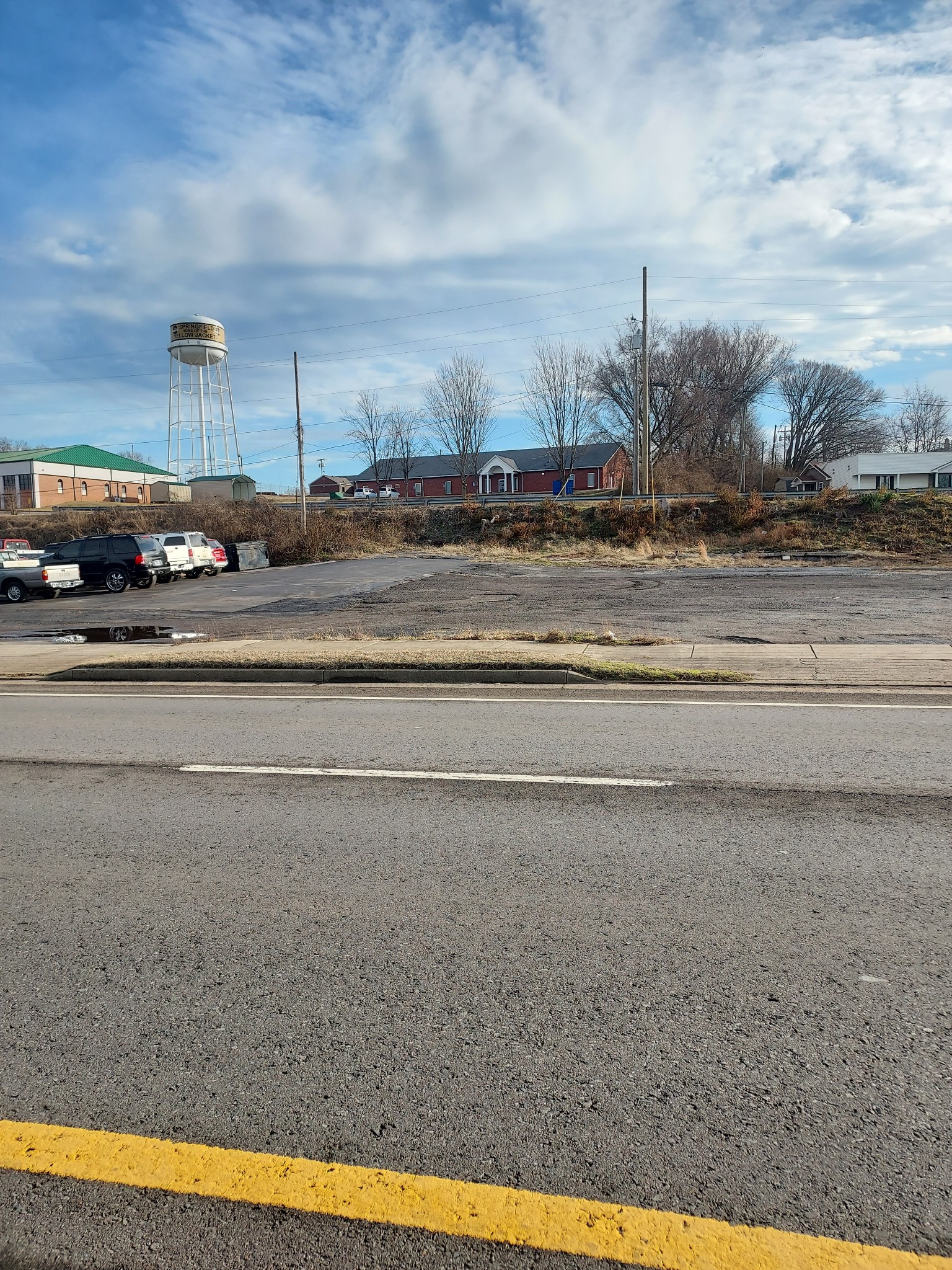 900 Memorial Blvd Property Photo 3