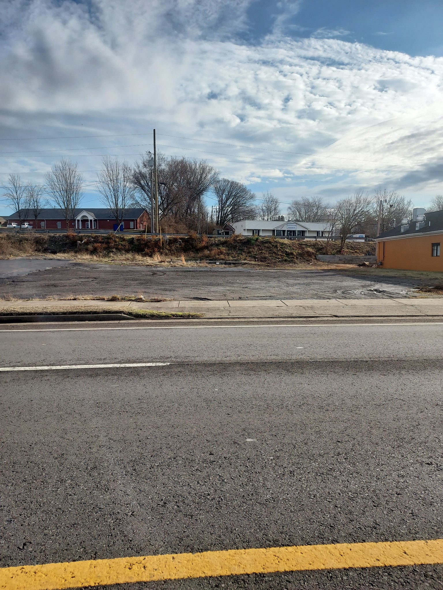 900 Memorial Blvd Property Photo 4