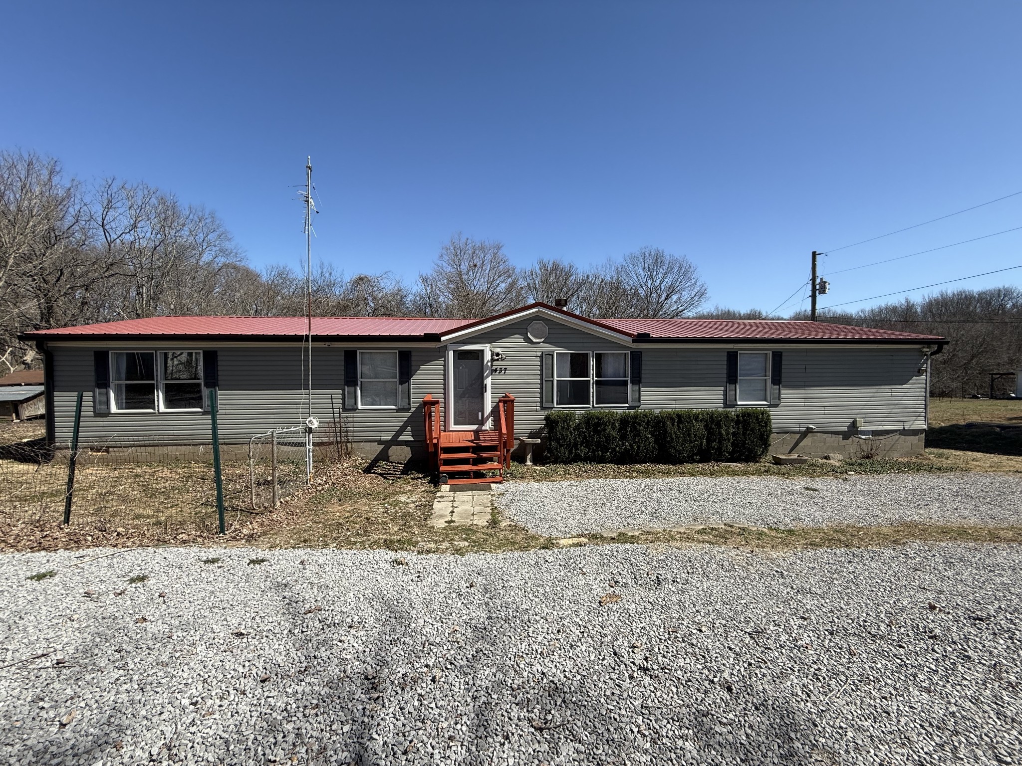 437 Briarwood Rd Property Photo 1