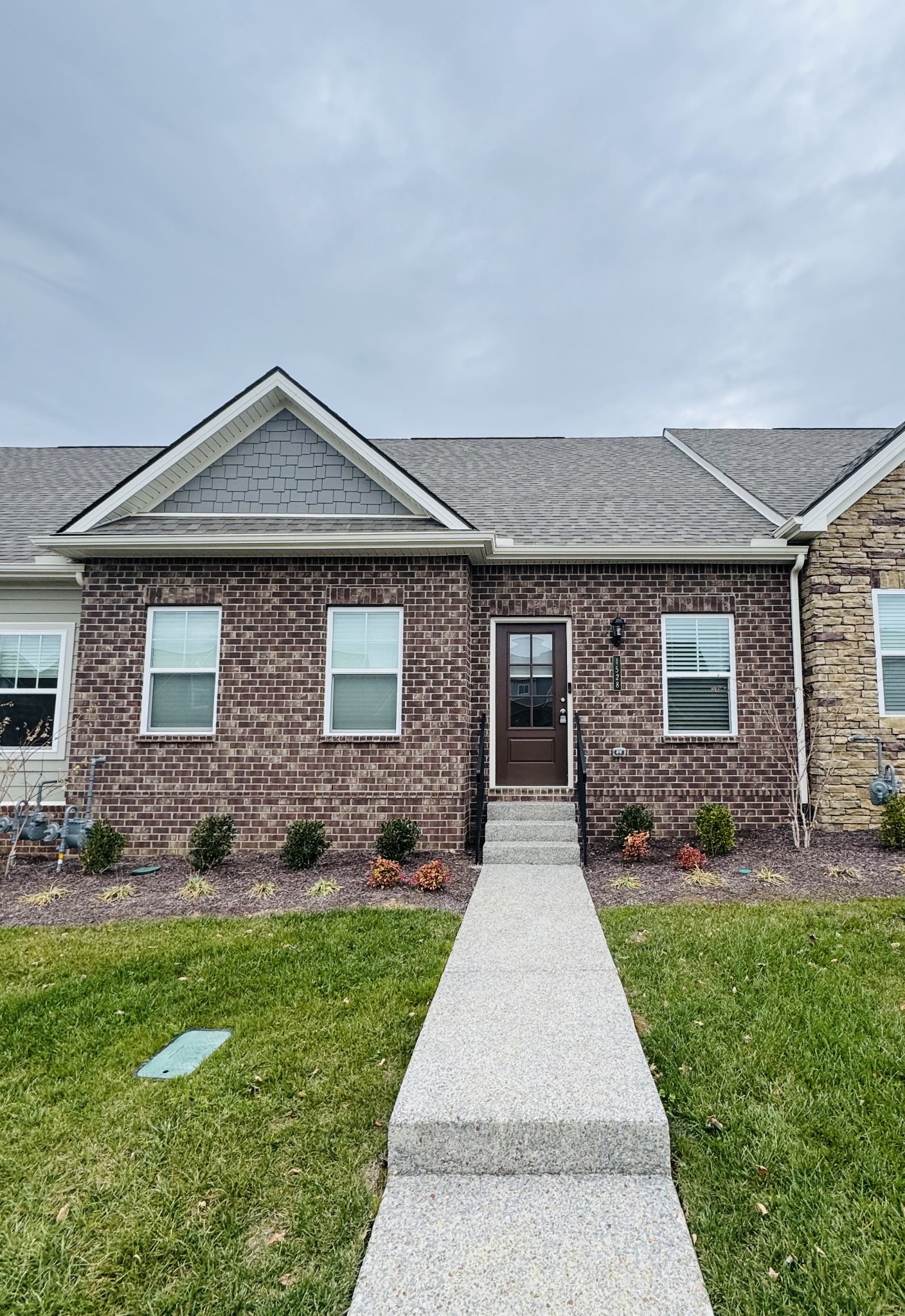 1528 Cedarbrooke Ln Property Photo 1