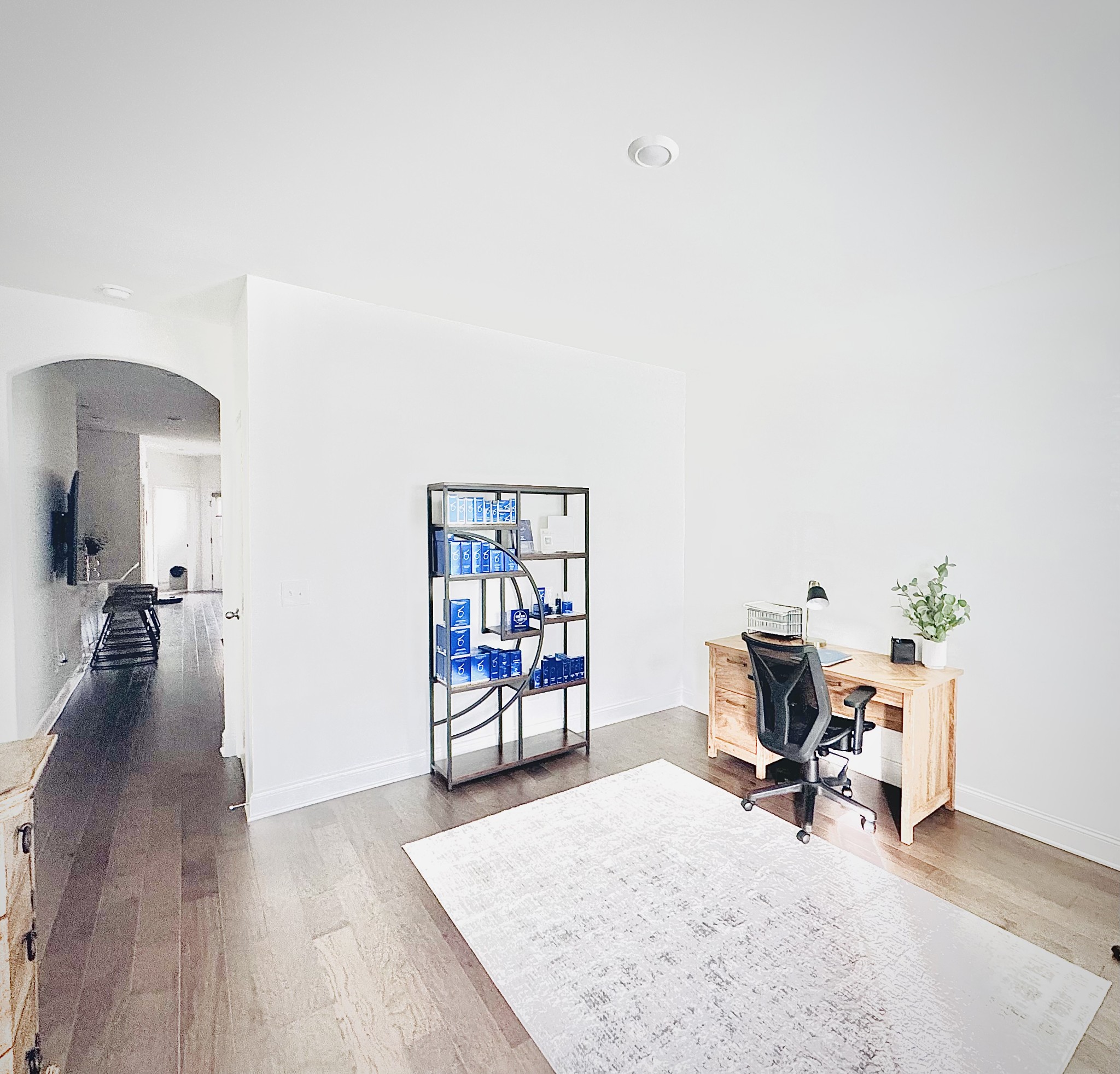 1528 Cedarbrooke Ln Property Photo 3