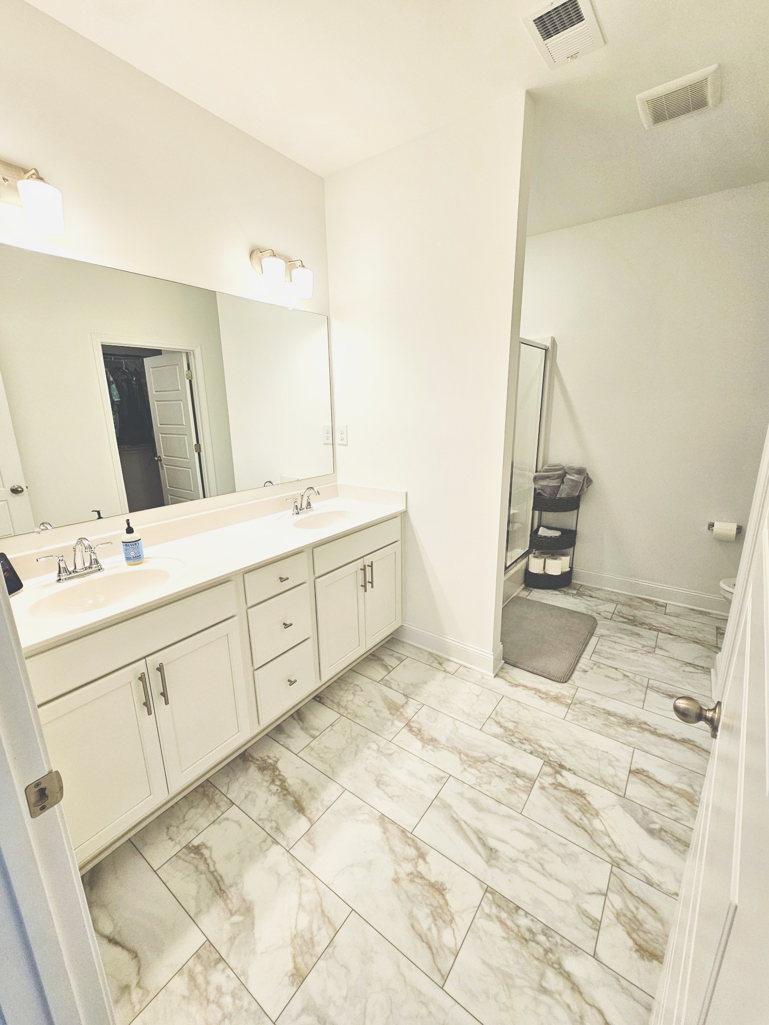 1528 Cedarbrooke Ln Property Photo 6