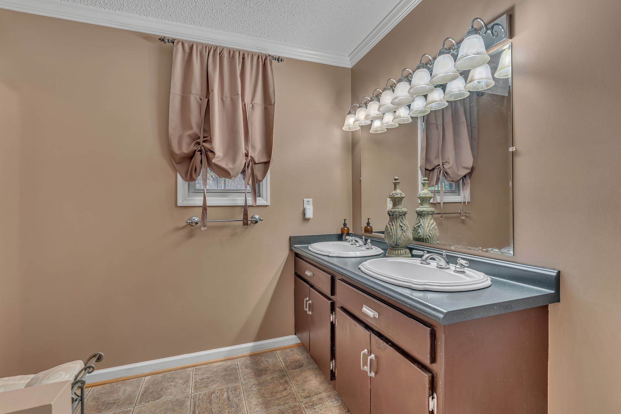162 Deer Run Property Photo 27