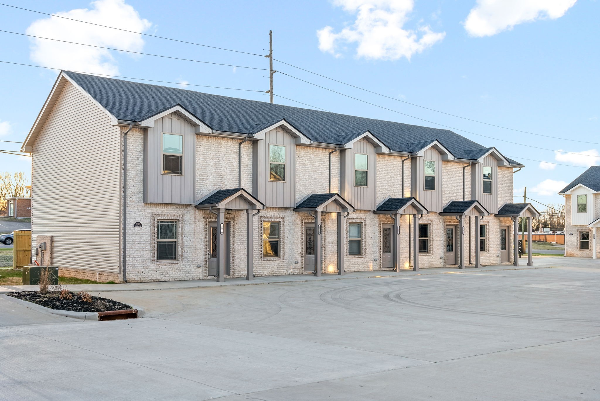 1201 Fort Campbell Blvd Property Photo 2