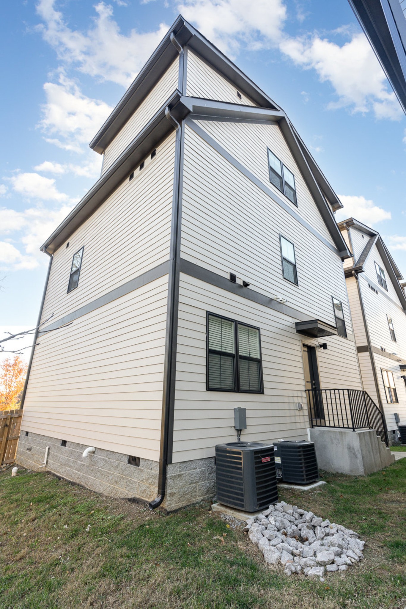 405 Marshall St Property Photo 42