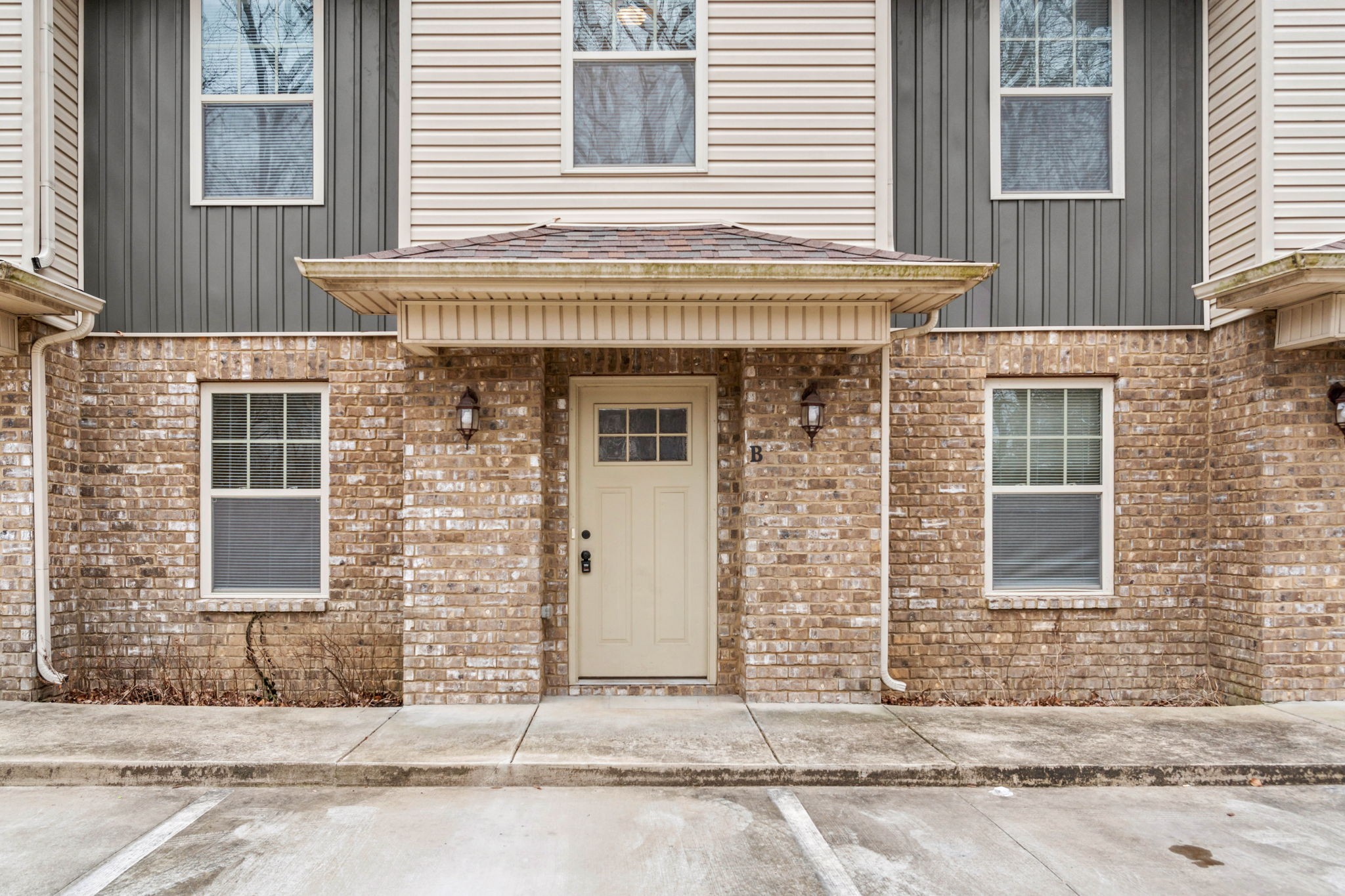 1560 E Knollwood Circle Property Photo 4