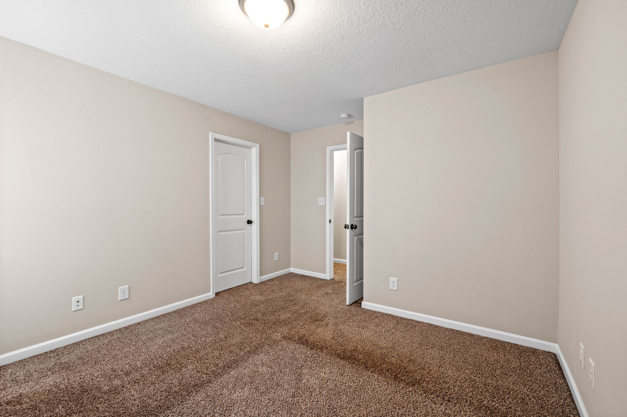 1560 E Knollwood Circle Property Photo 21
