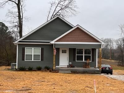 1010 Northside Dr Property Photo 1