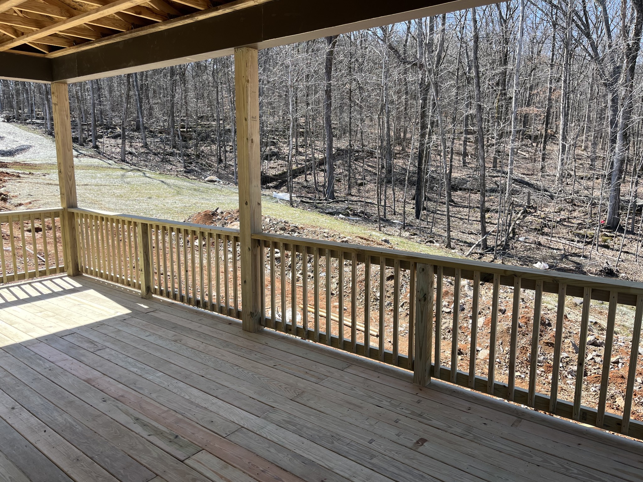 606 Spring Hill Dr Property Photo 7
