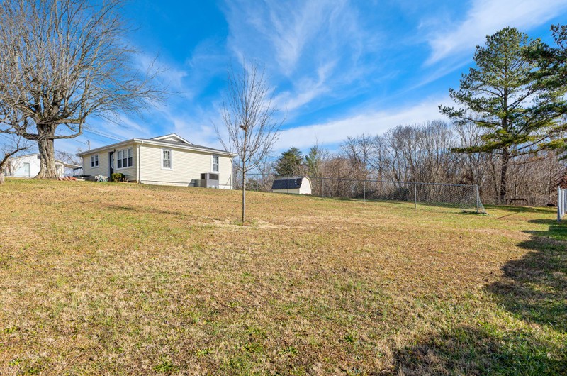 364 Bratten St Property Photo 3