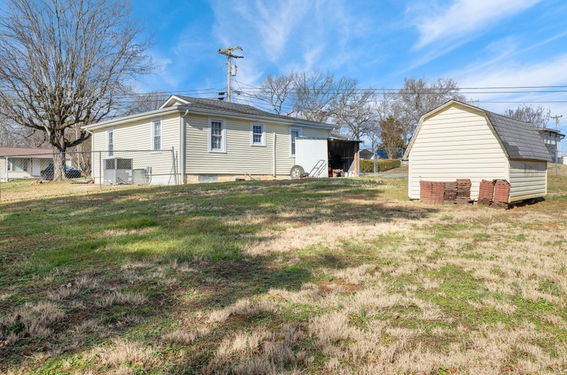364 Bratten St Property Photo 5