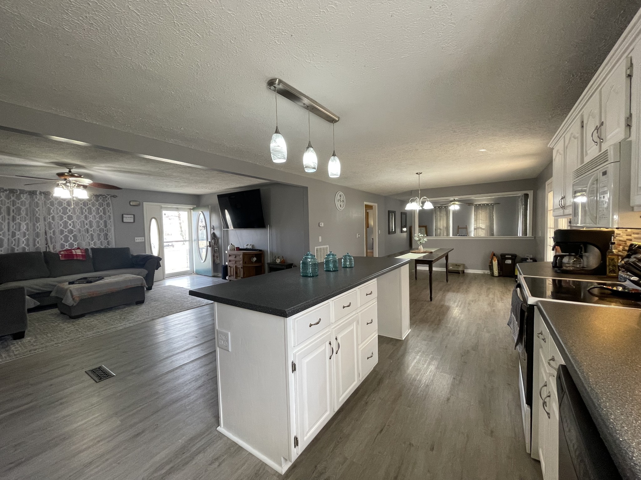 173 Twin Oaks Dr Property Photo 8