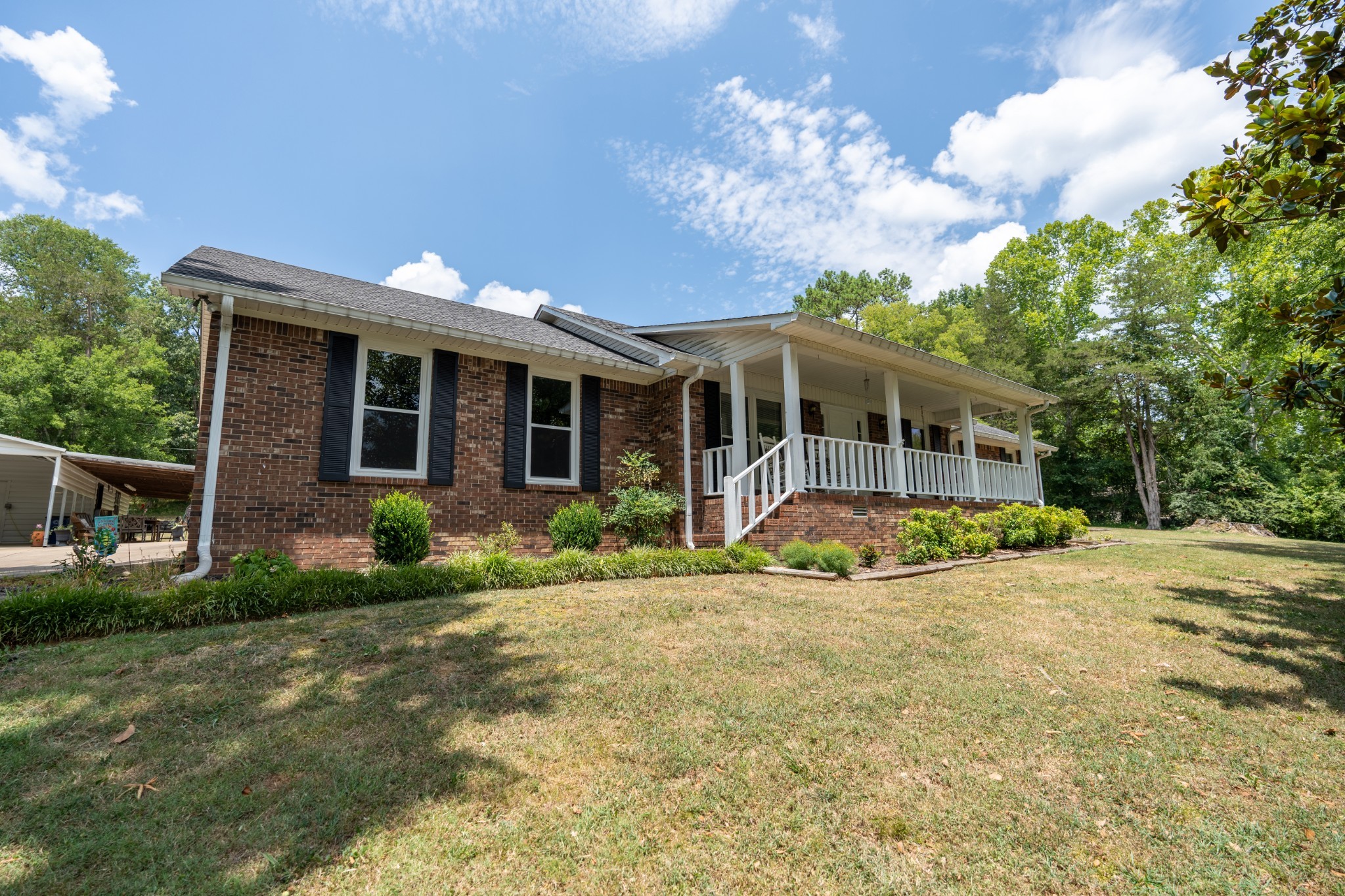 775 Owl Hollow Rd Property Photo 1