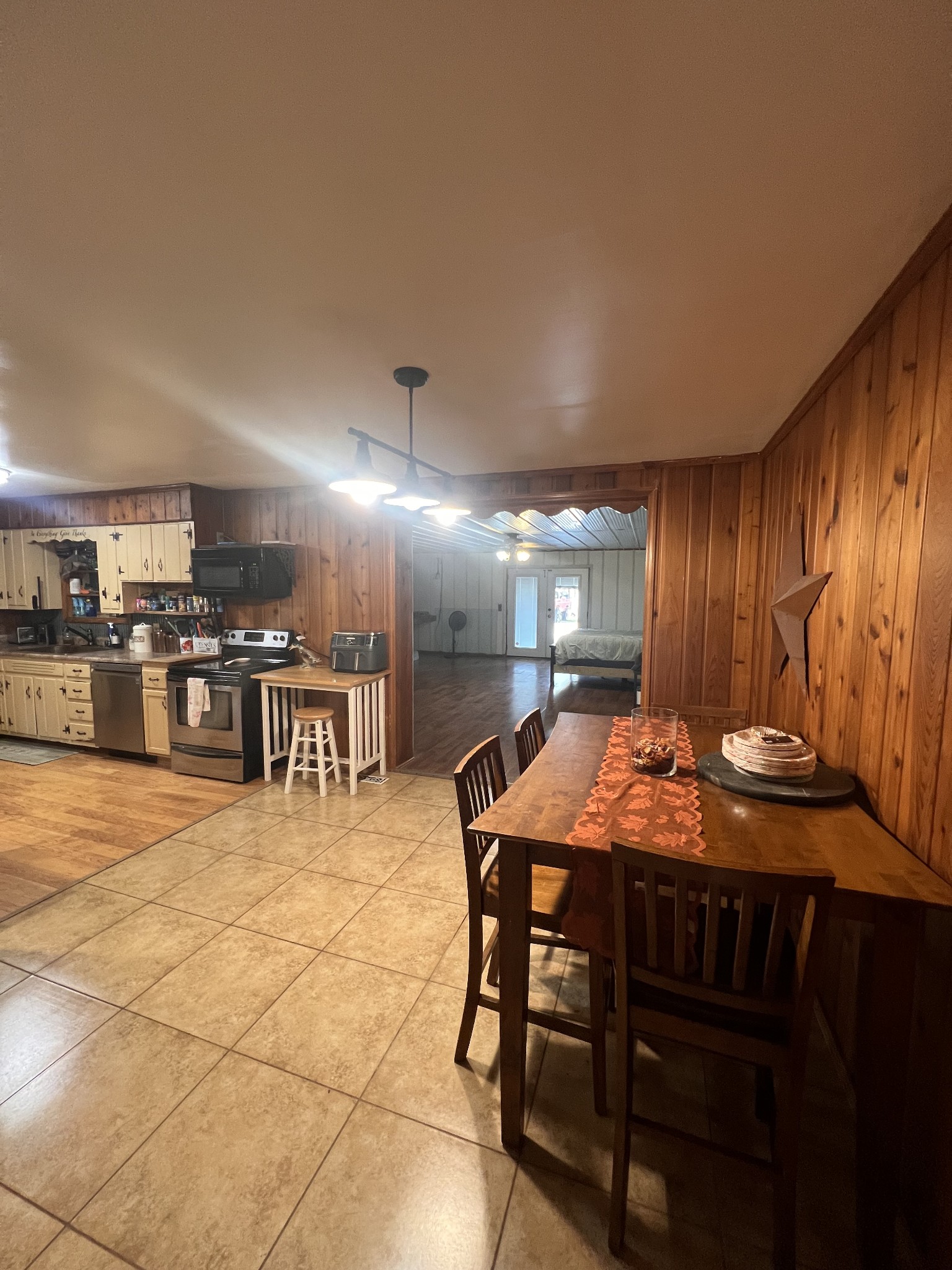 619 N Diagonal St Property Photo 16