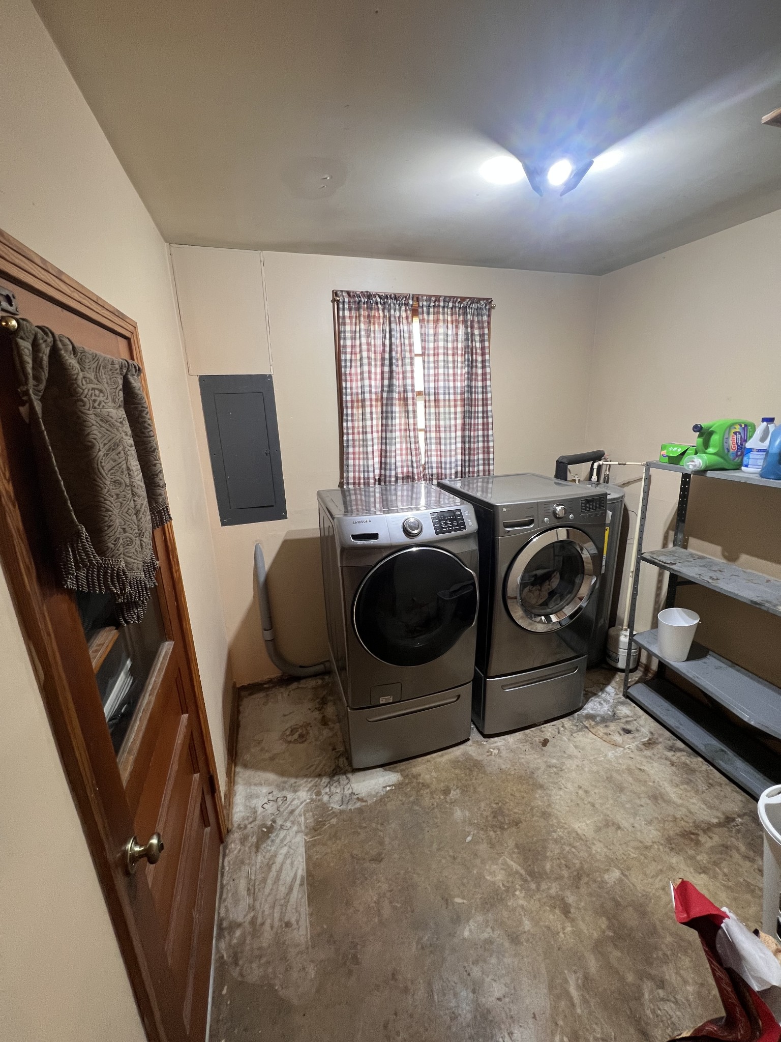 619 N Diagonal St Property Photo 19