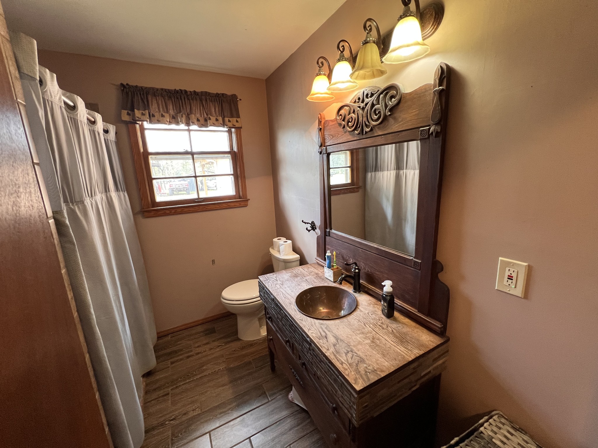 619 N Diagonal St Property Photo 28