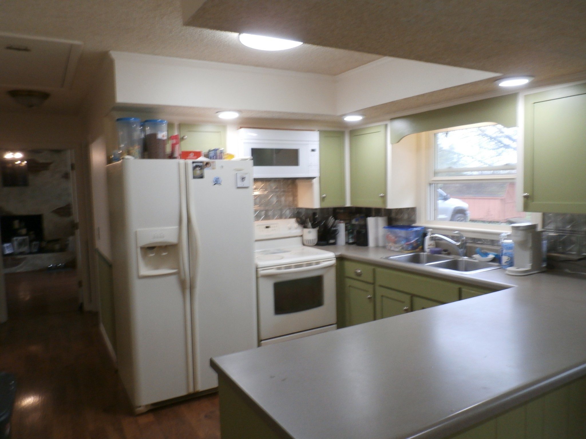 1005 Emily Dr Property Photo 4
