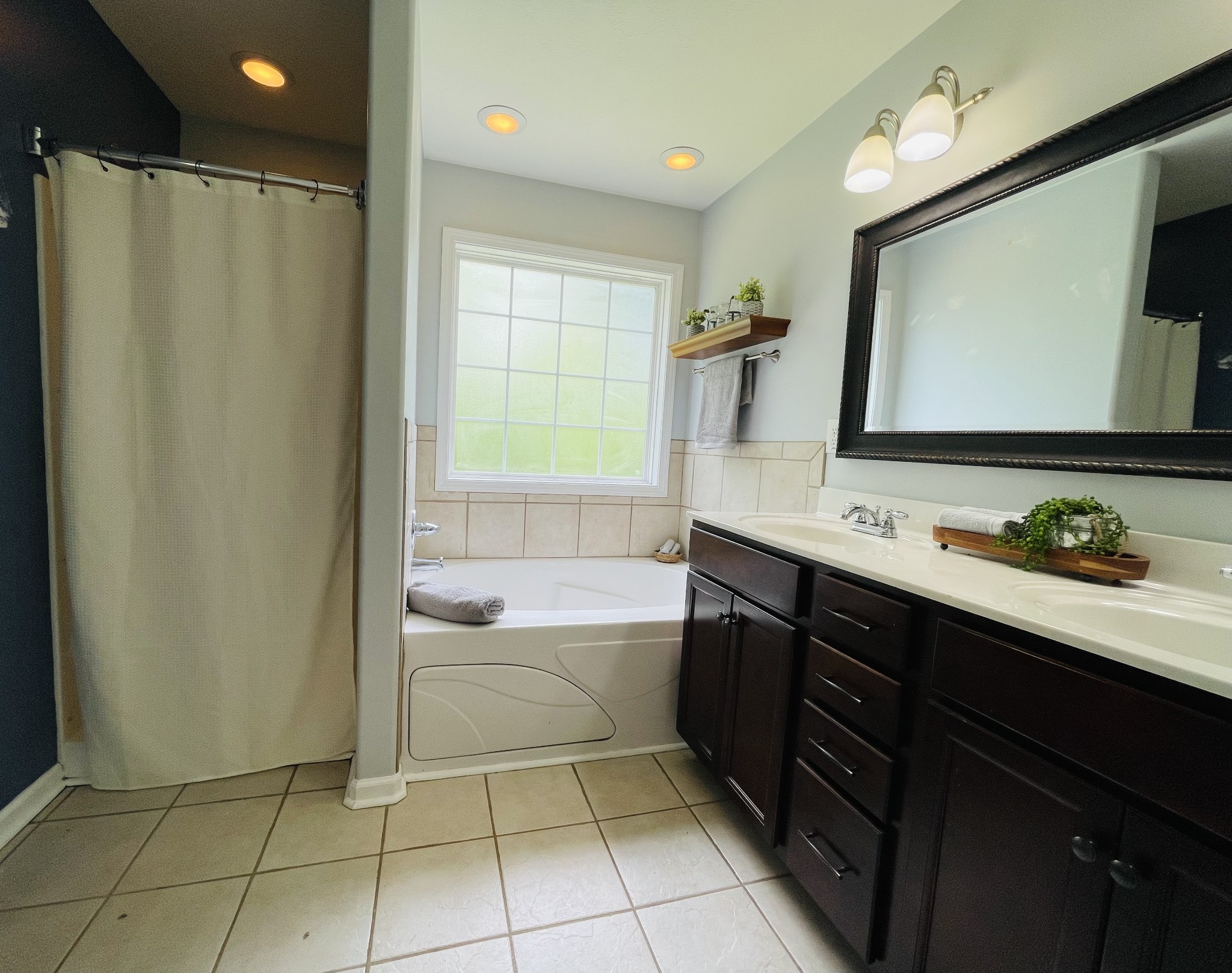 3573 Aurora Dr Property Photo 6