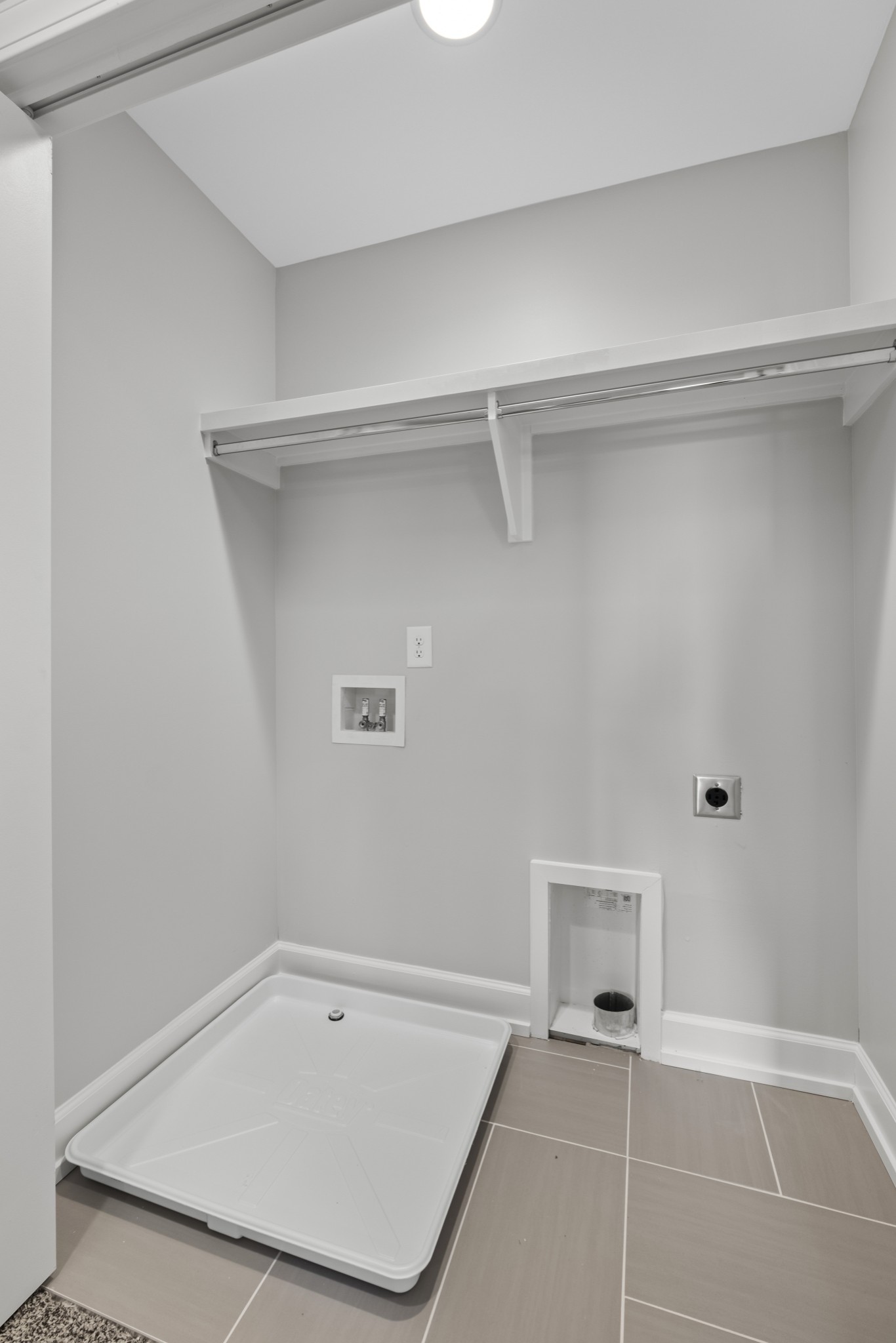 102 Maple View Dr Property Photo 25