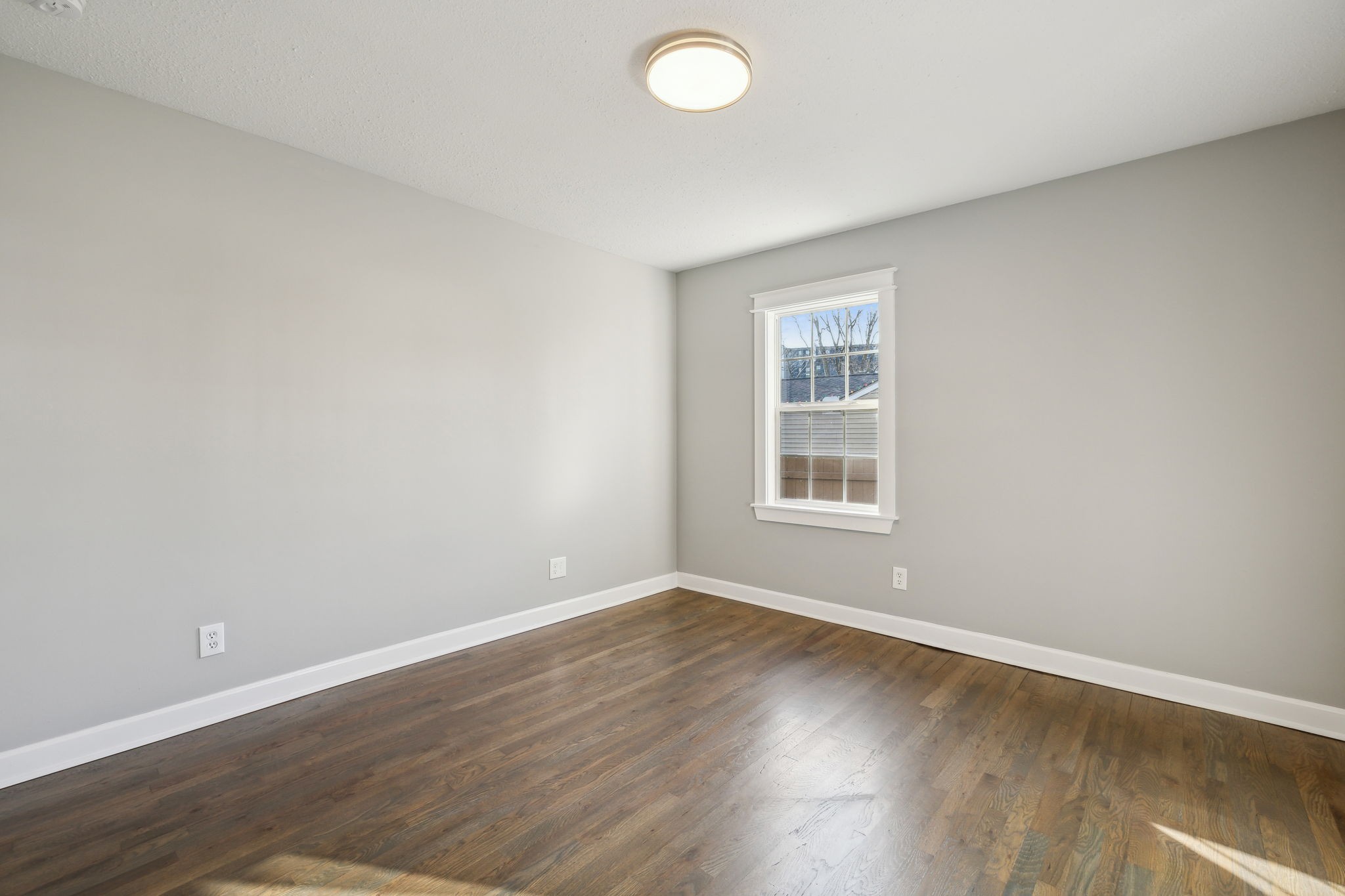 1006 Dew St Property Photo 36