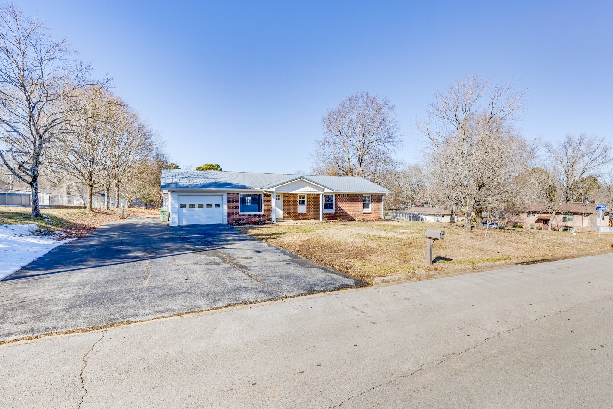 401 Cedar Ln, N Property Photo 3