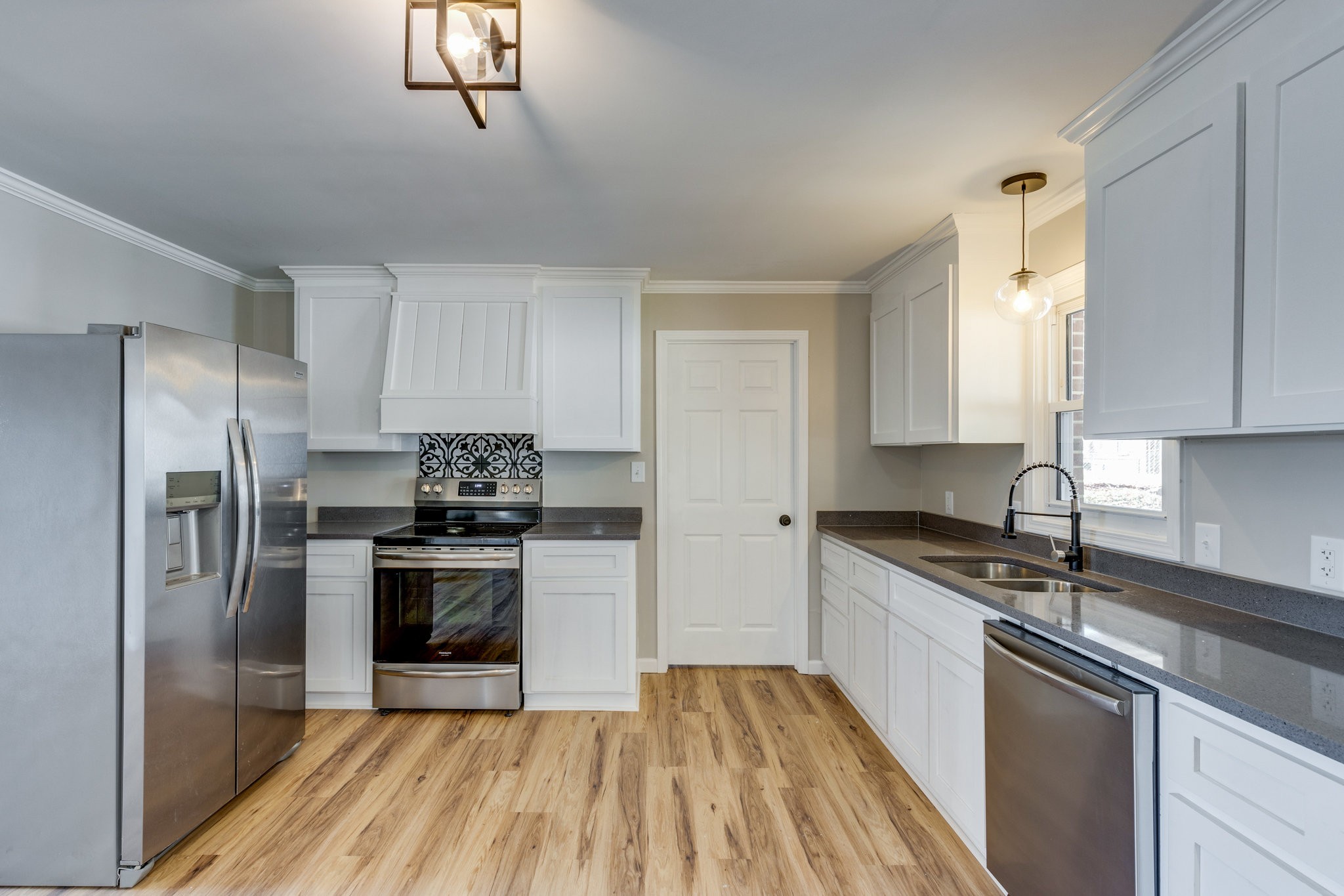401 Cedar Ln, N Property Photo 11