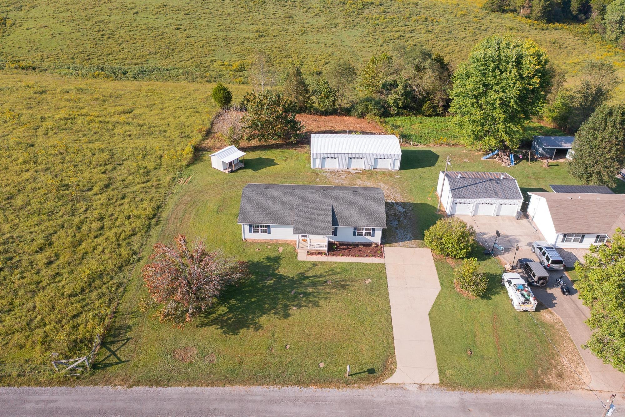 443 Collins Rd Property Photo 4